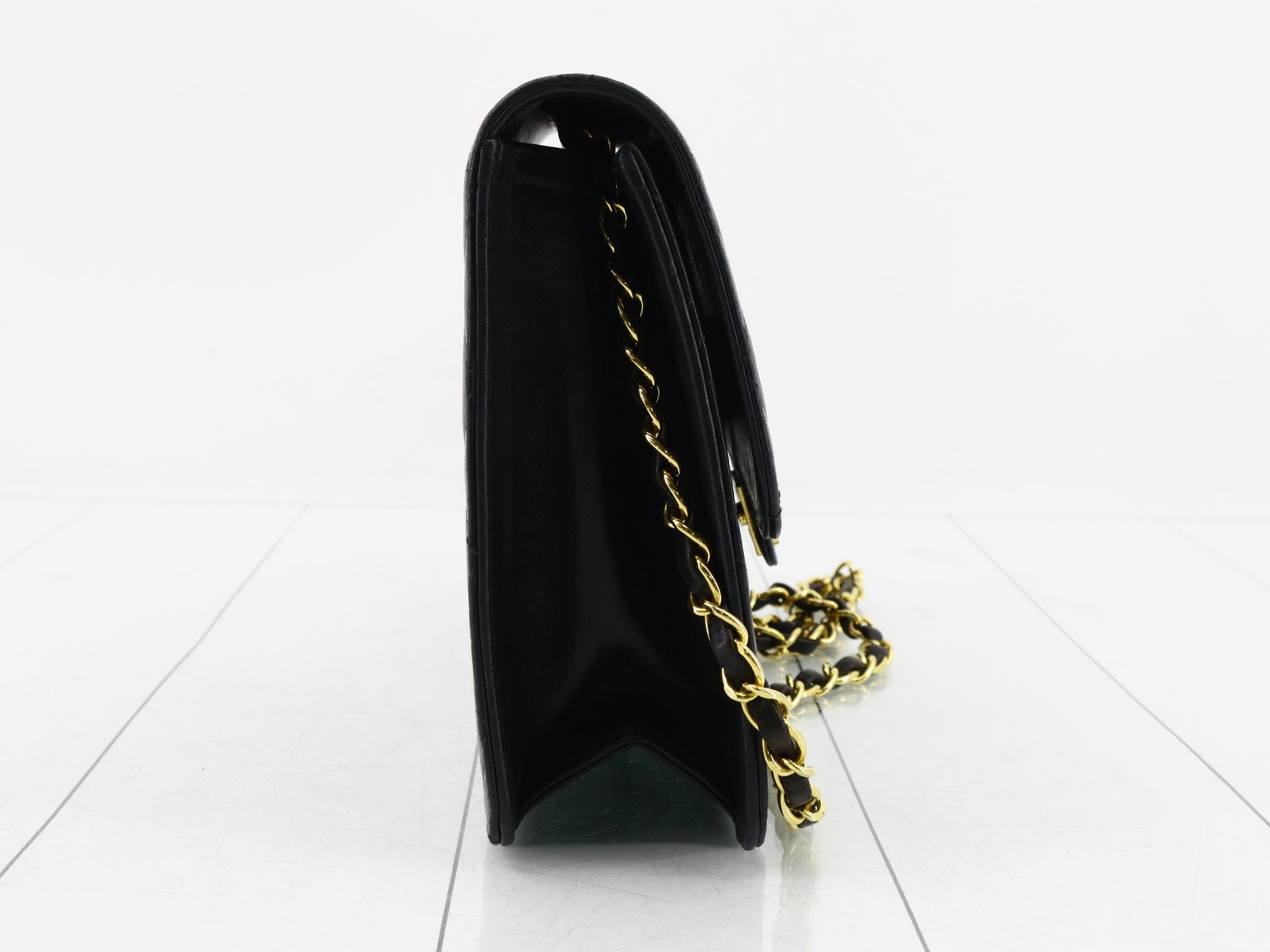 Matelassé (bag) - Shoulder bag — view 4