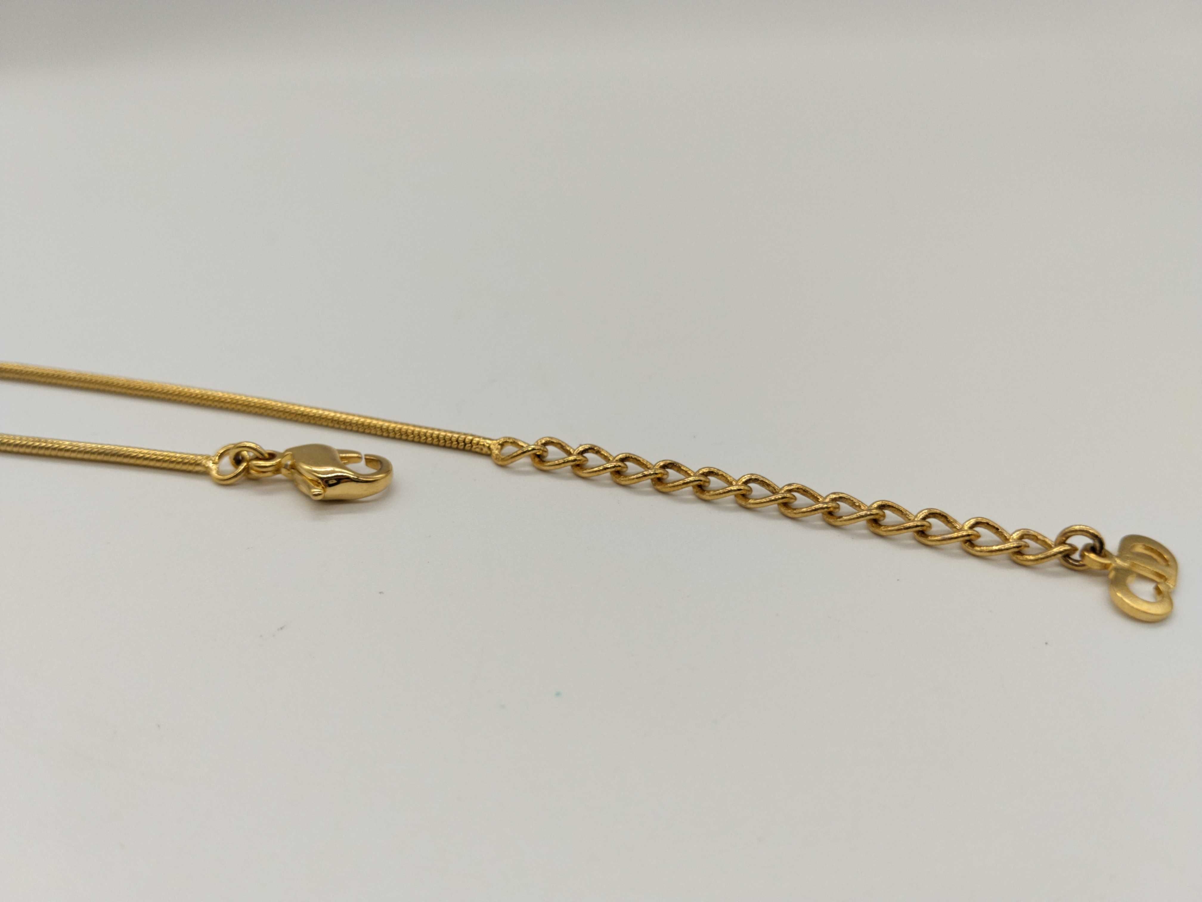 D-mark necklace — view 5