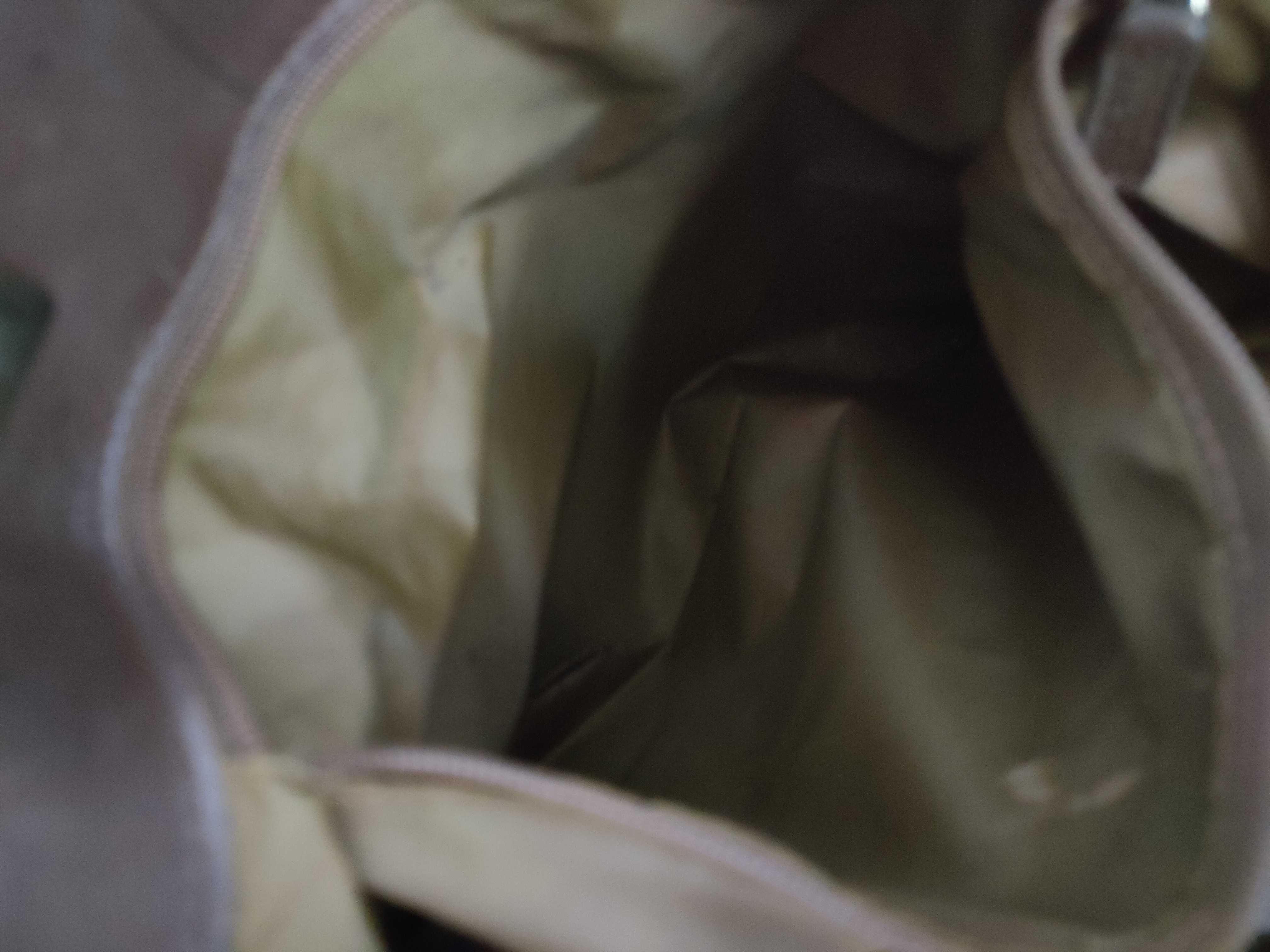 GG Canvas Gucci Tote Bag — view 9