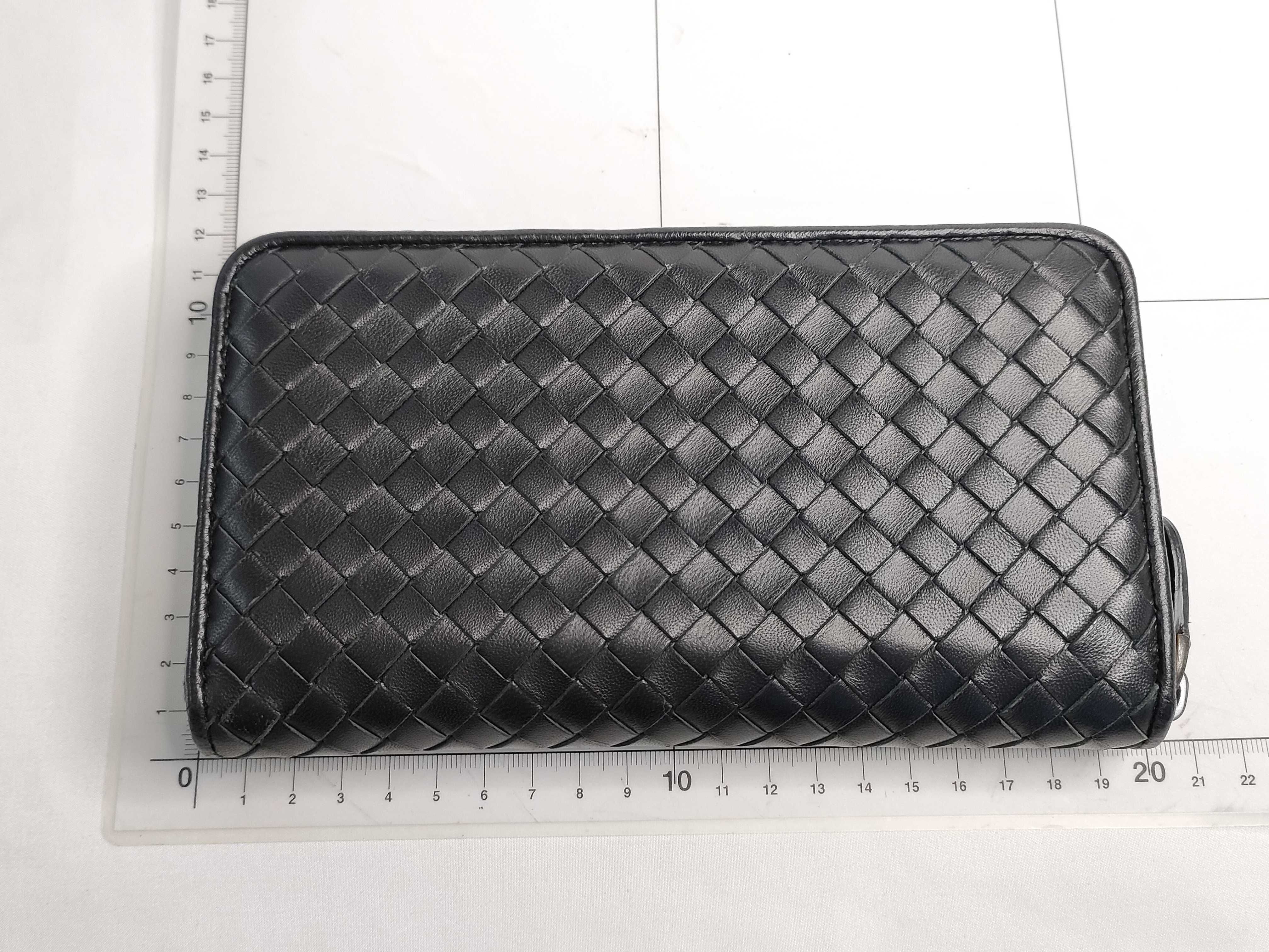 Intrecciato Round Zipper Long Wallet 114076 — view 2