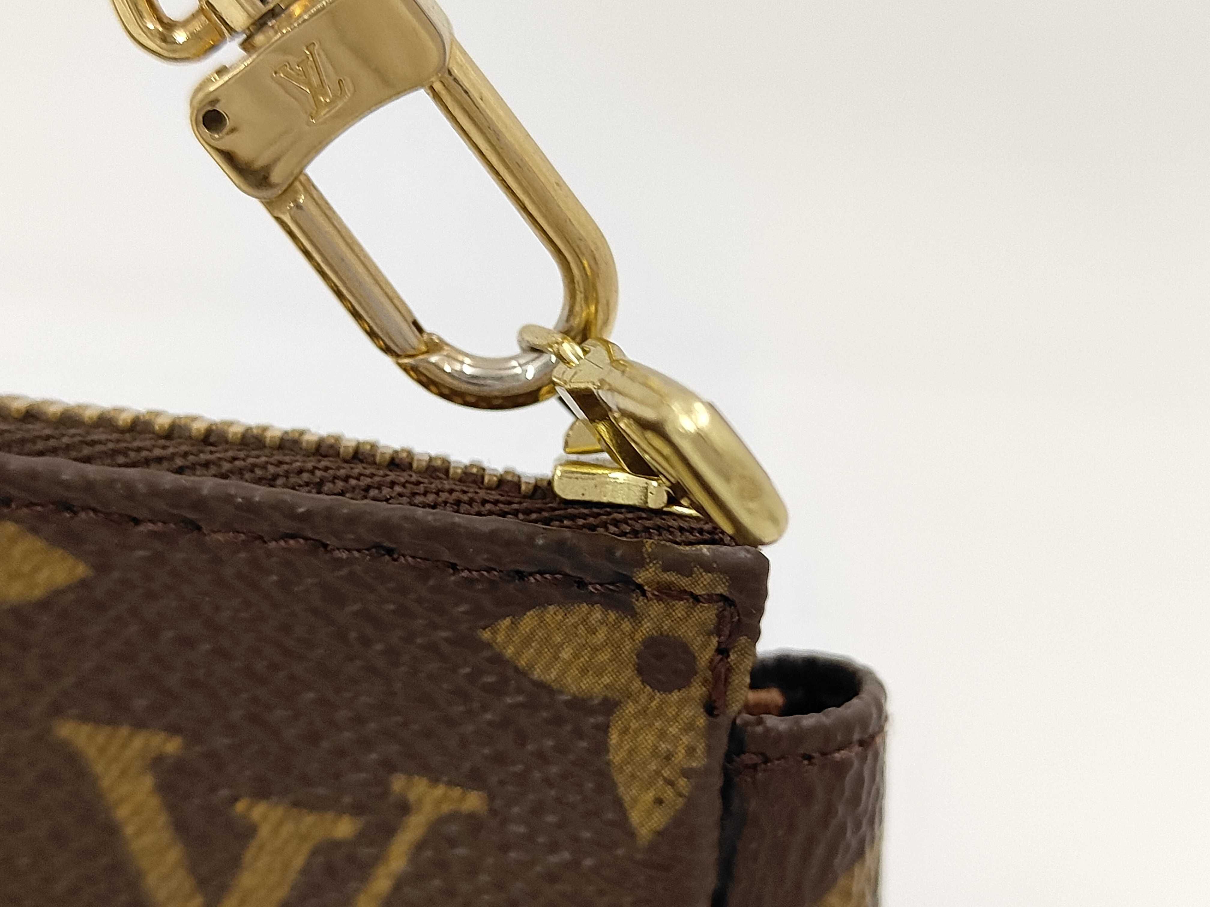 Monogram Louis Vuitton Monogram Accessoires AR1917 Handbag — view 3
