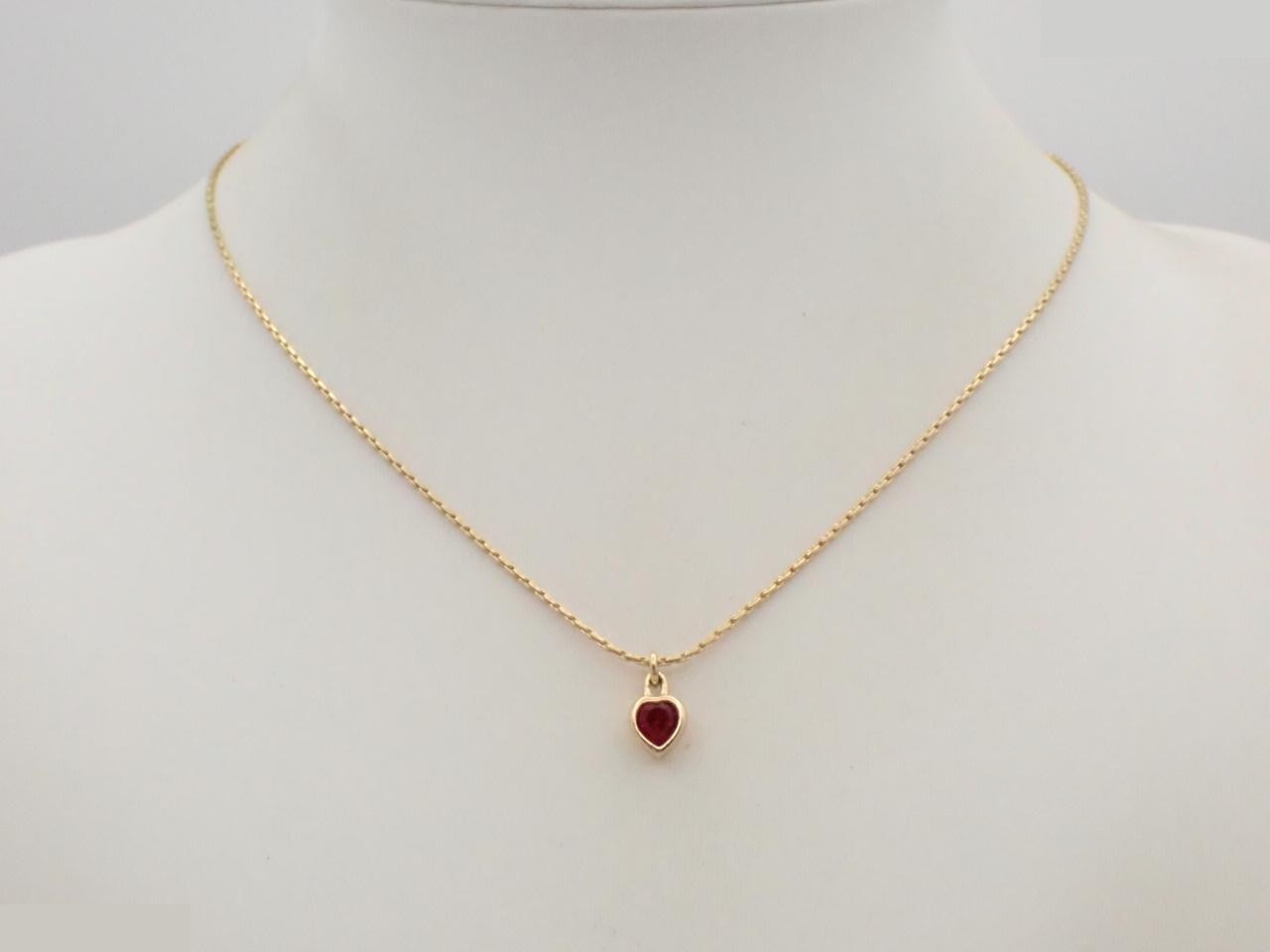 Heart-shaped stone necklace, chain approximately 42cm long. — view 3