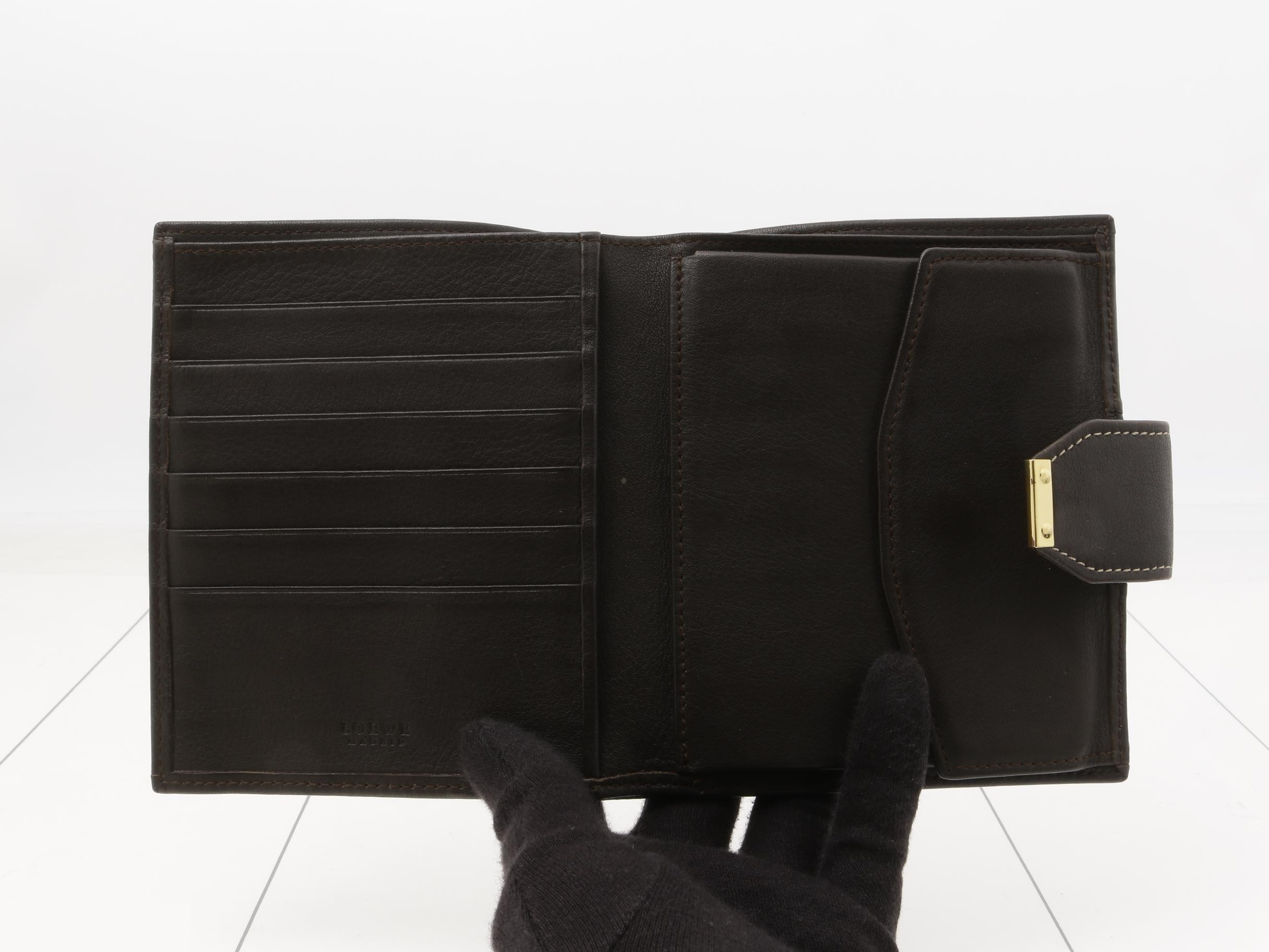 Other lines: Bags and Wallets — view 4