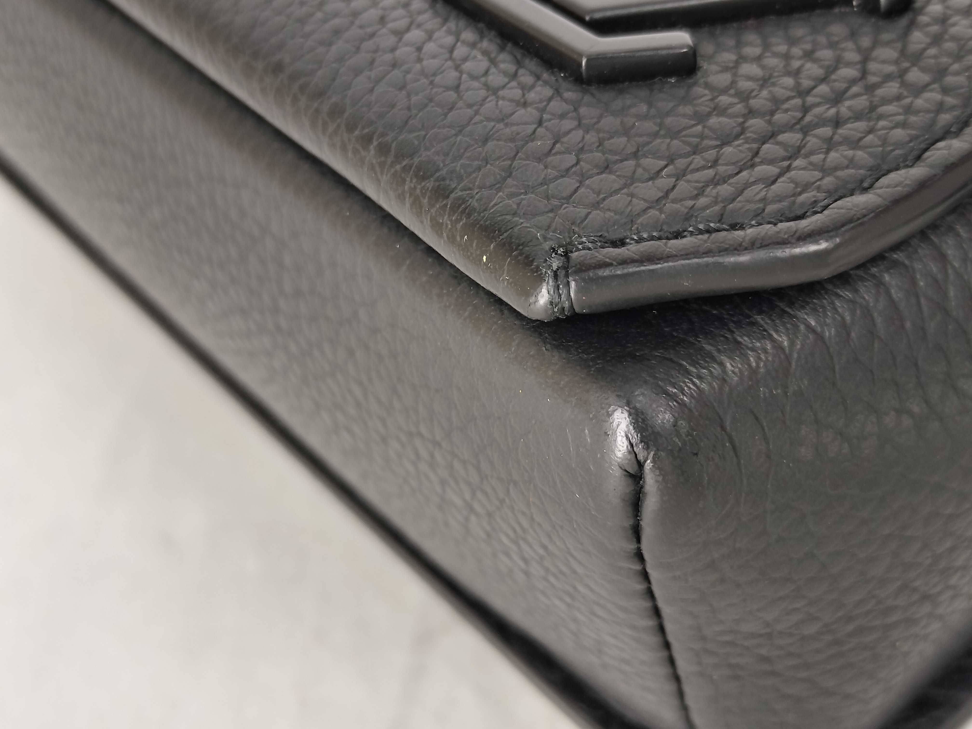 M82085 LV Aerogram Fast Line Wearable Wallet Black Shoulder Bag with Dust Bag — view 6