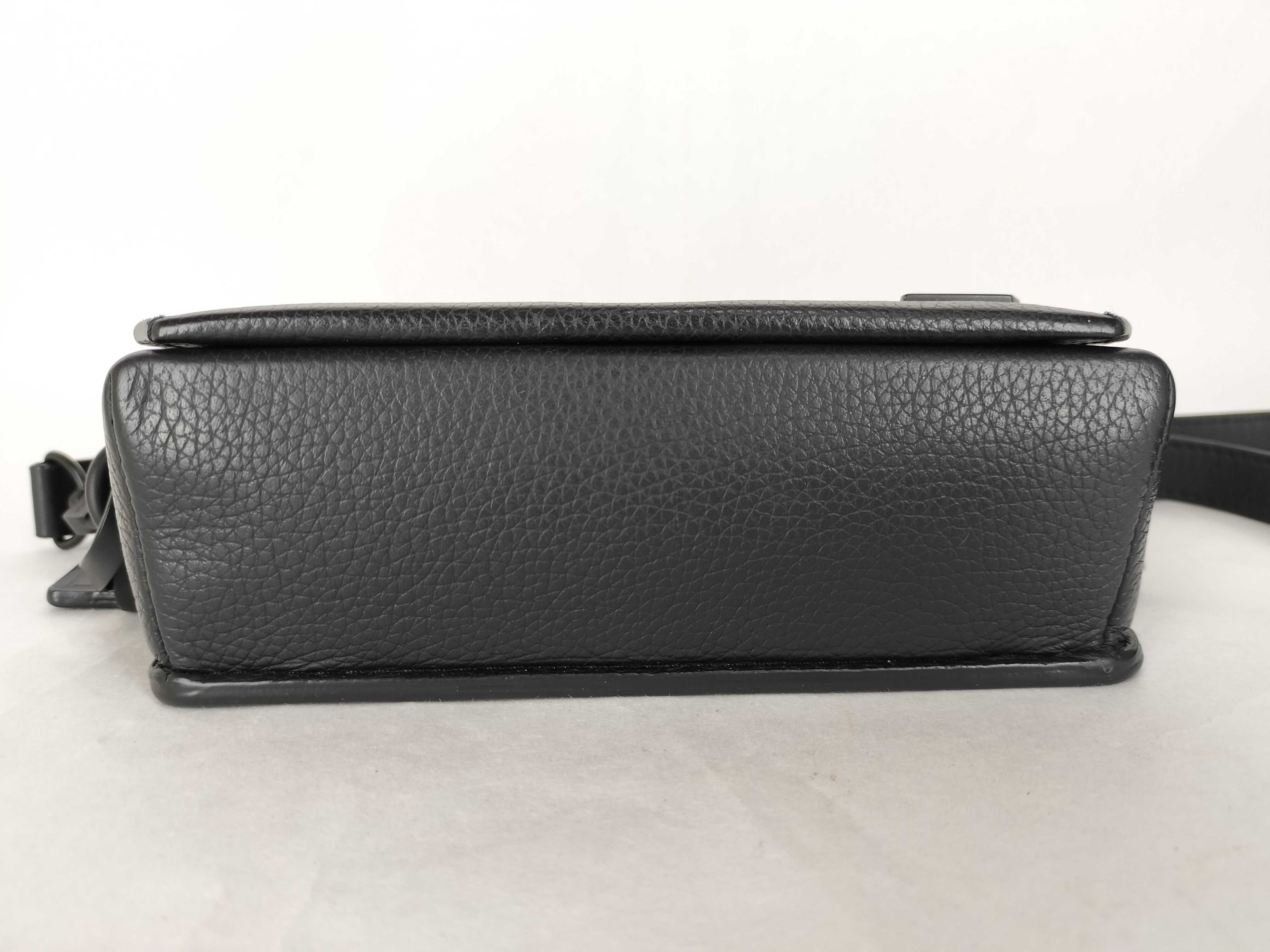 M82085 LV Aerogram Fast Line Wearable Wallet Black Shoulder Bag with Dust Bag — view 7