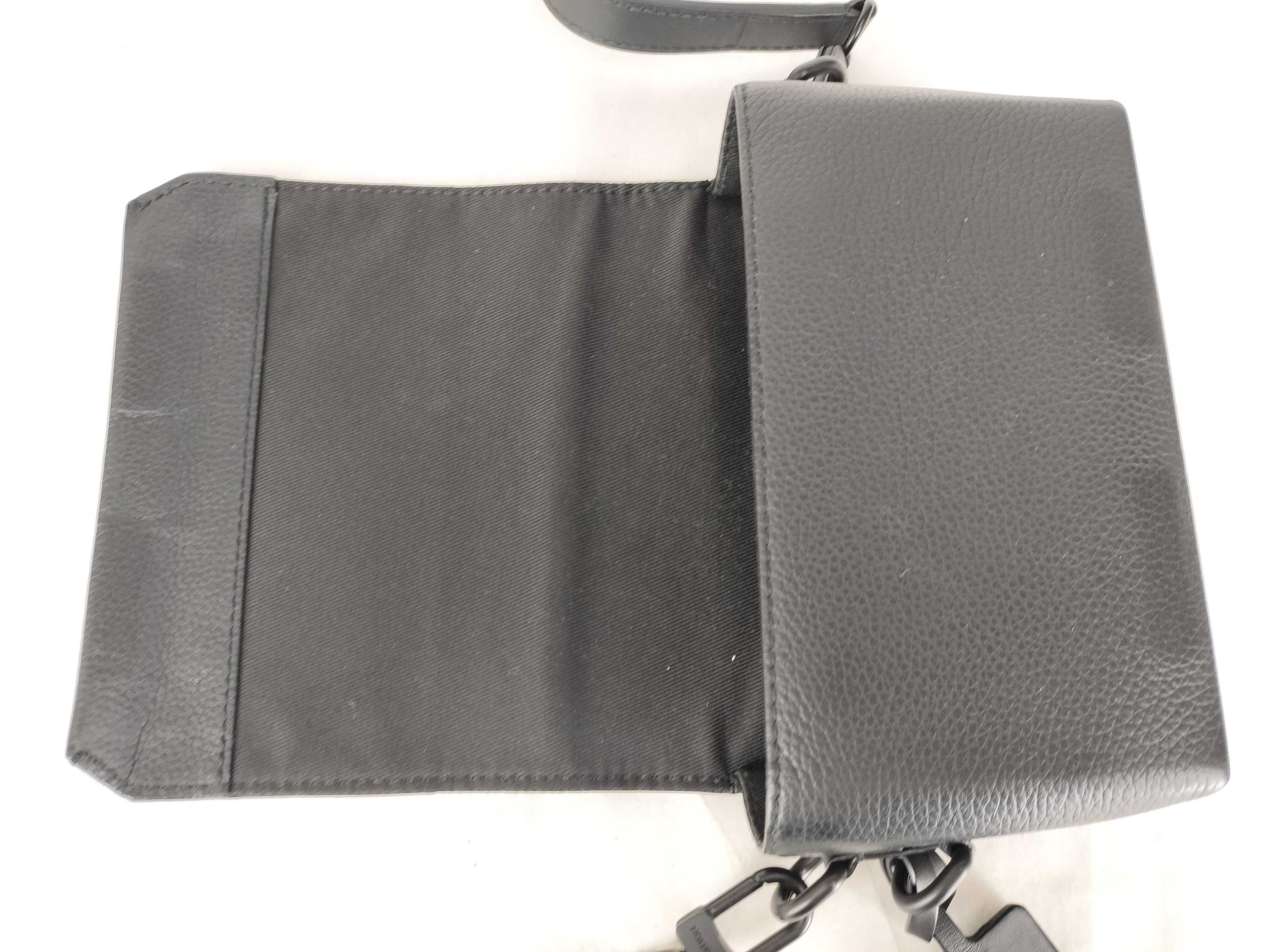 M82085 LV Aerogram Fast Line Wearable Wallet Black Shoulder Bag with Dust Bag — view 8