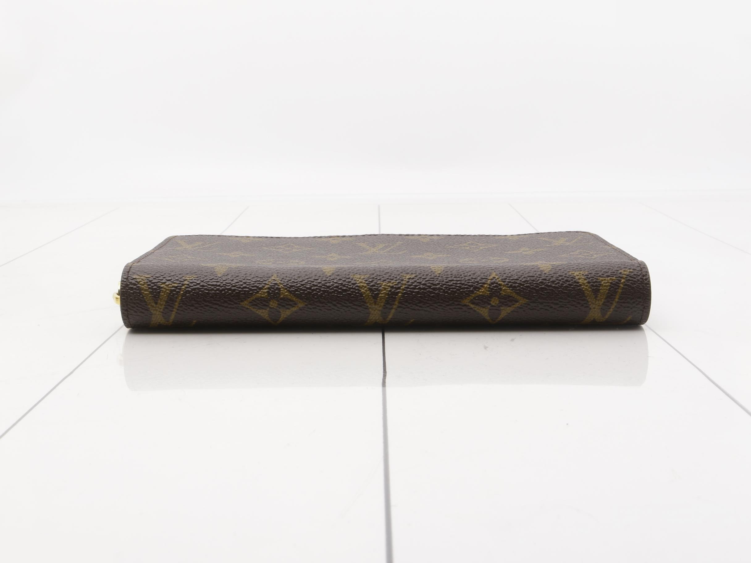 Zippy Wallet Fuchsia — view 3