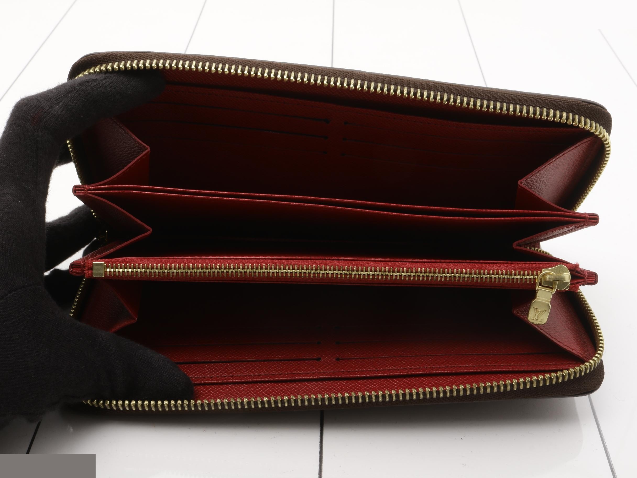 Zippy Wallet Fuchsia — view 4