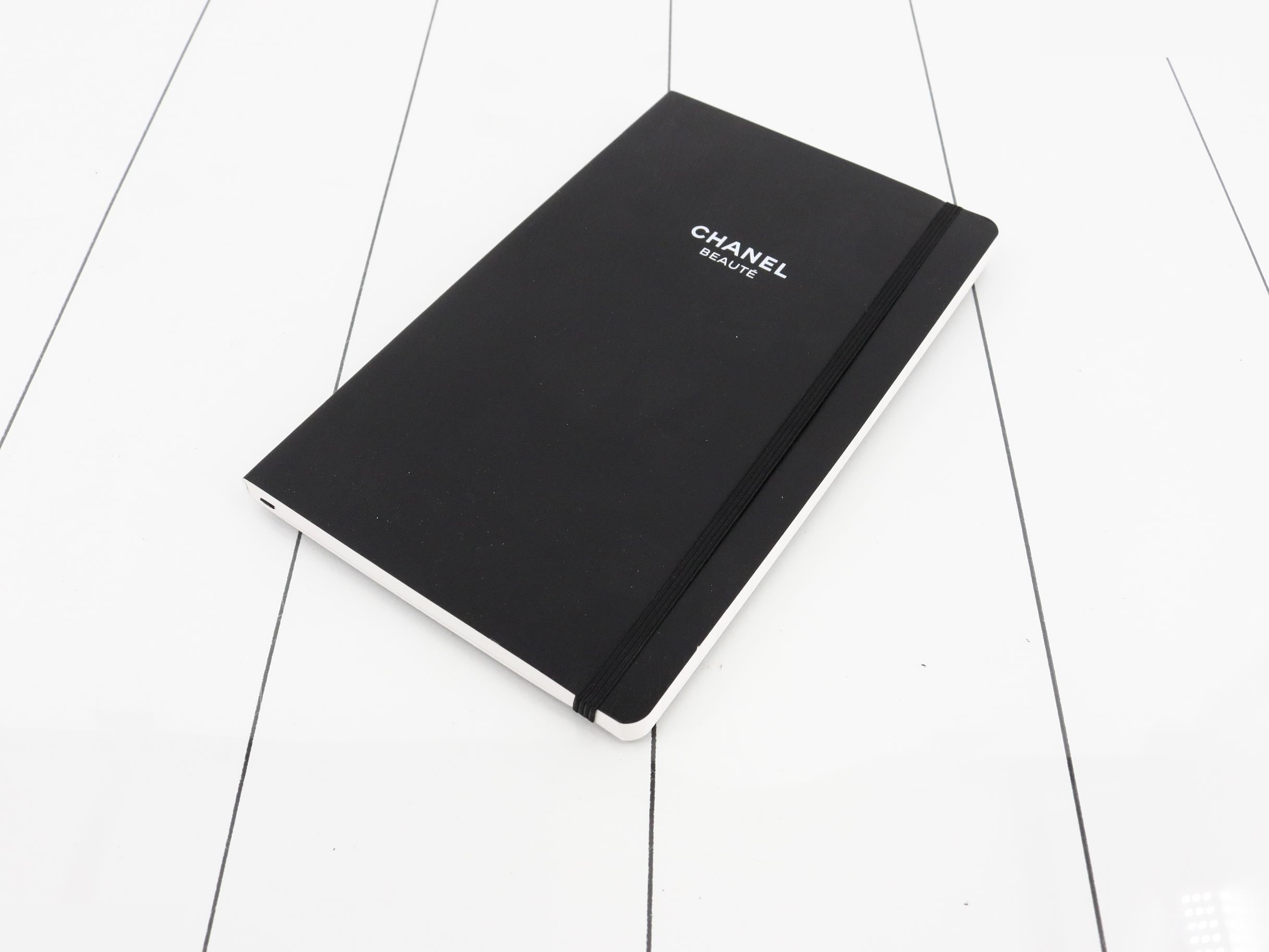 Unused Chanel notebooks, novelty items, 3 notebooks, with box. — view 3