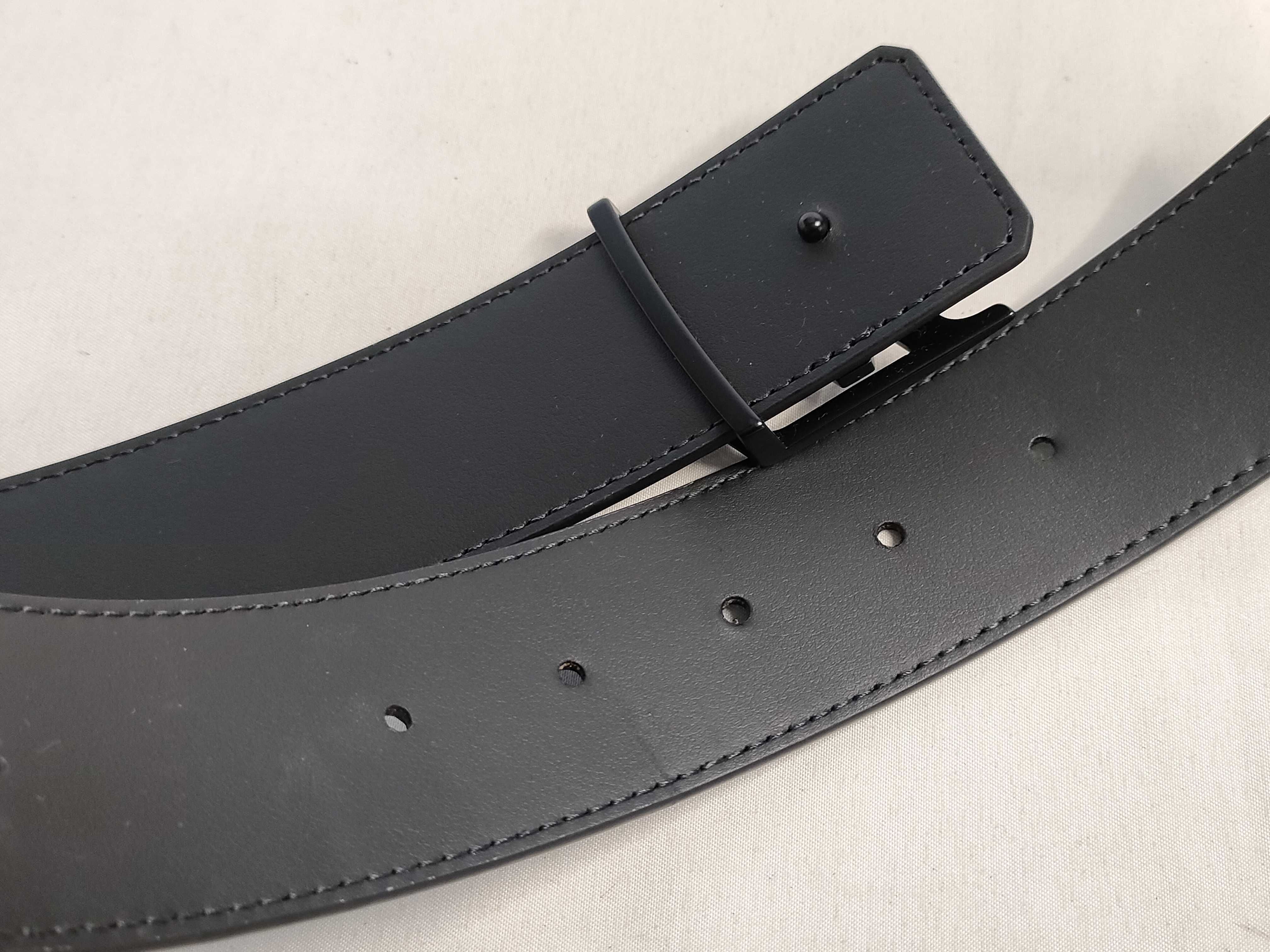 M4391JJ5205 LV Initials Reversible Belt — view 4