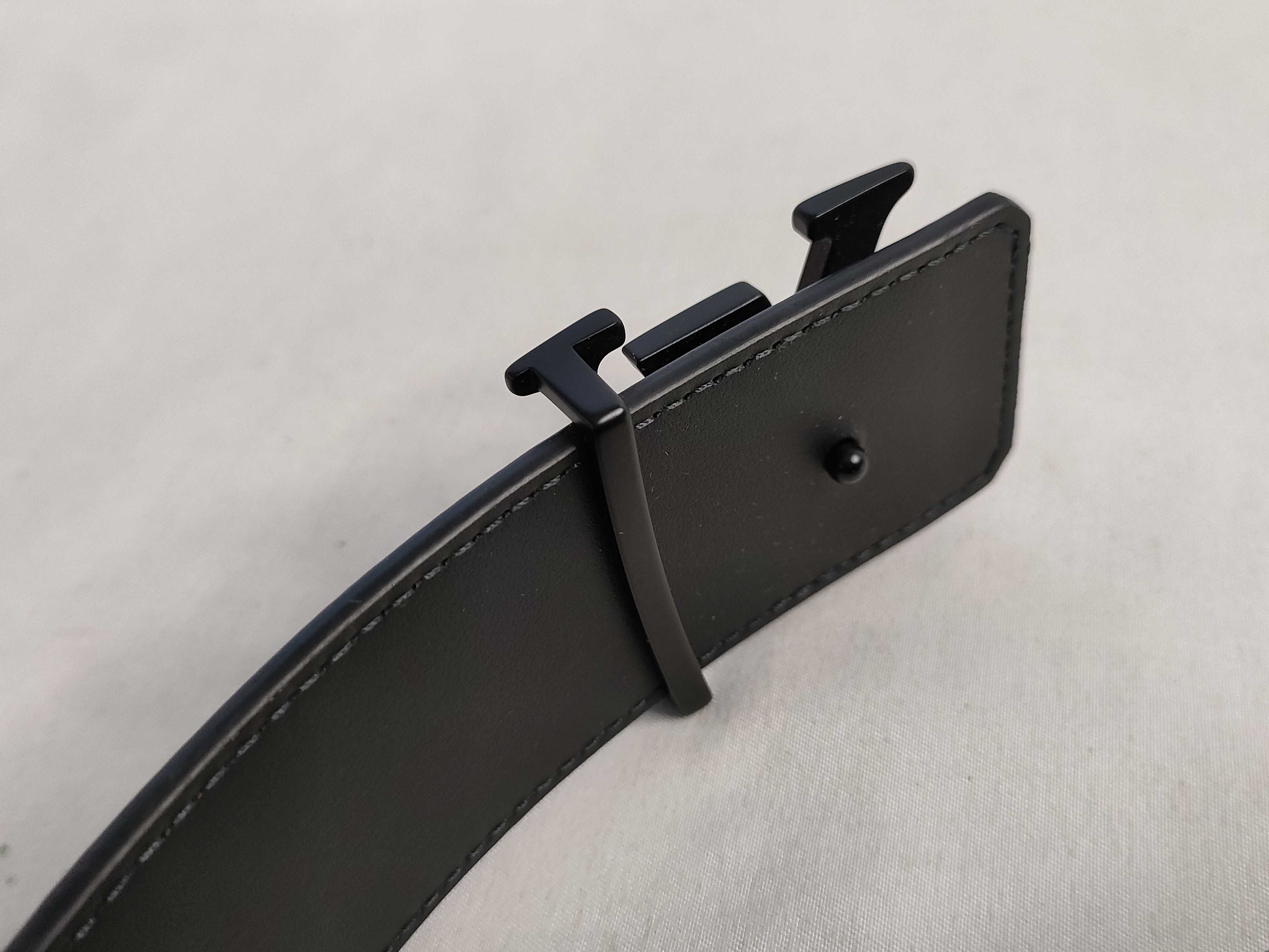 M4391JJ5205 LV Initials Reversible Belt — view 9