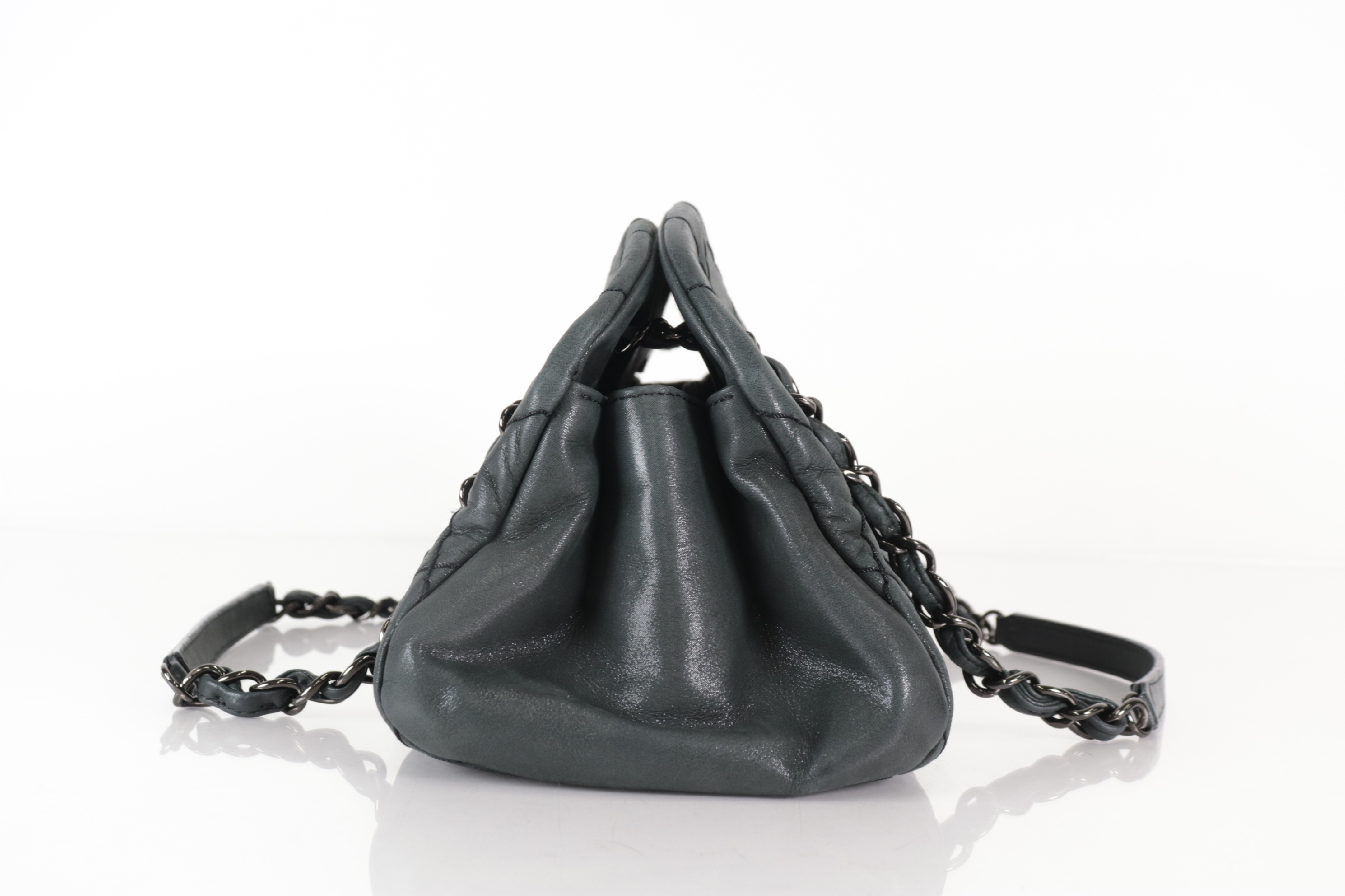Matelassé Lambskin Chain Shoulder Bag (Serial No. 15) — view 5