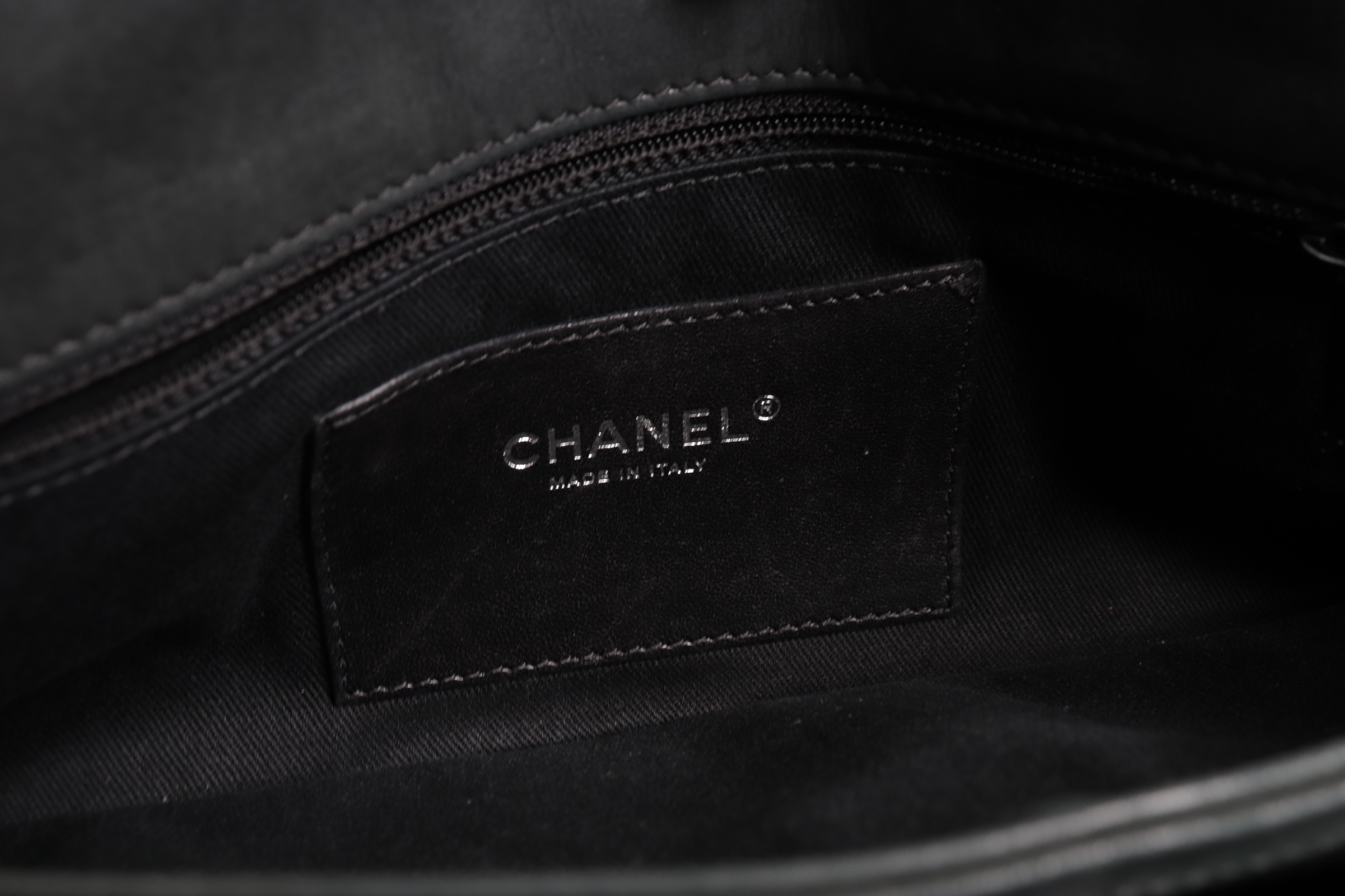 Matelassé Lambskin Chain Shoulder Bag (Serial No. 15) — view 8