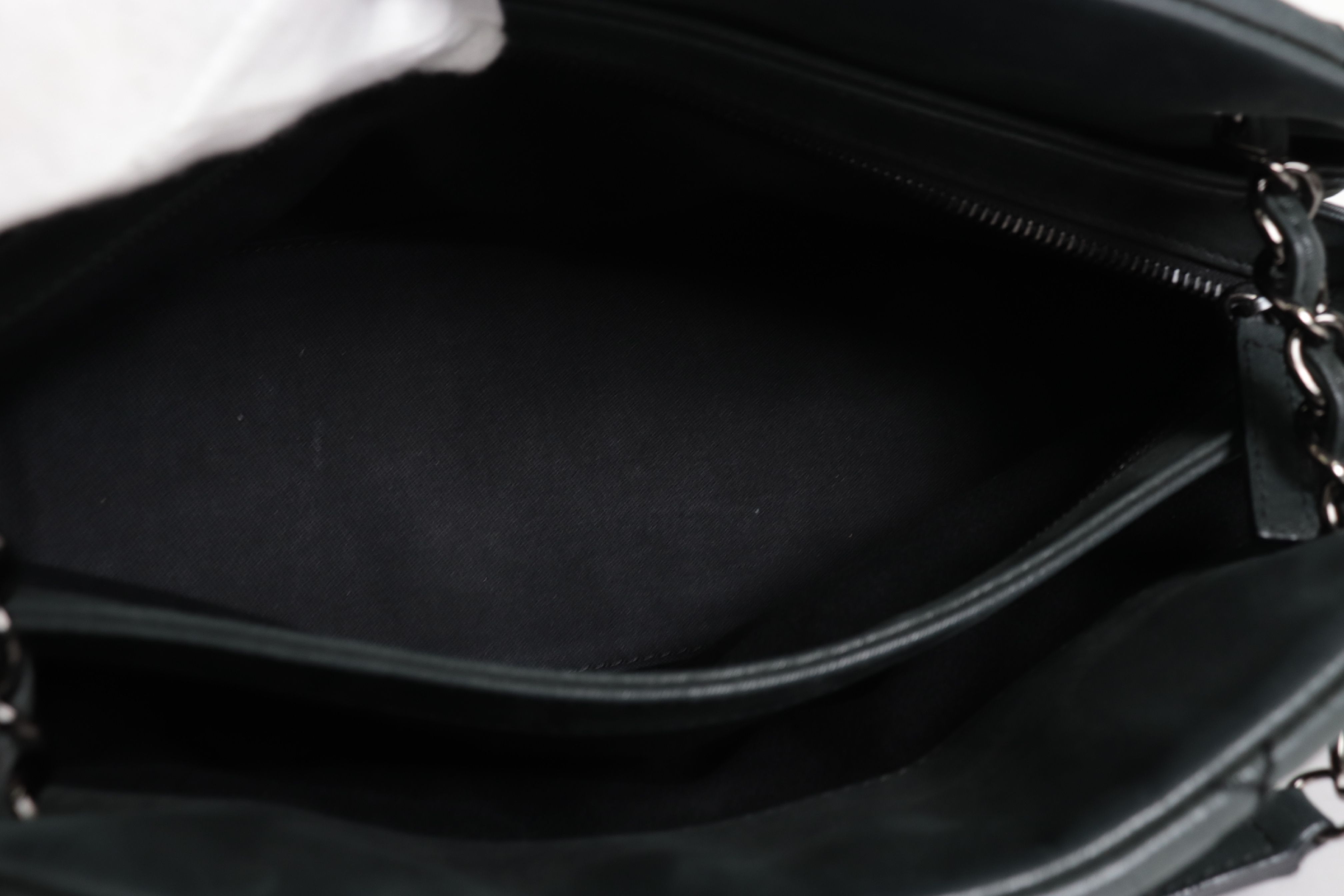 Matelassé Lambskin Chain Shoulder Bag (Serial No. 15) — view 9