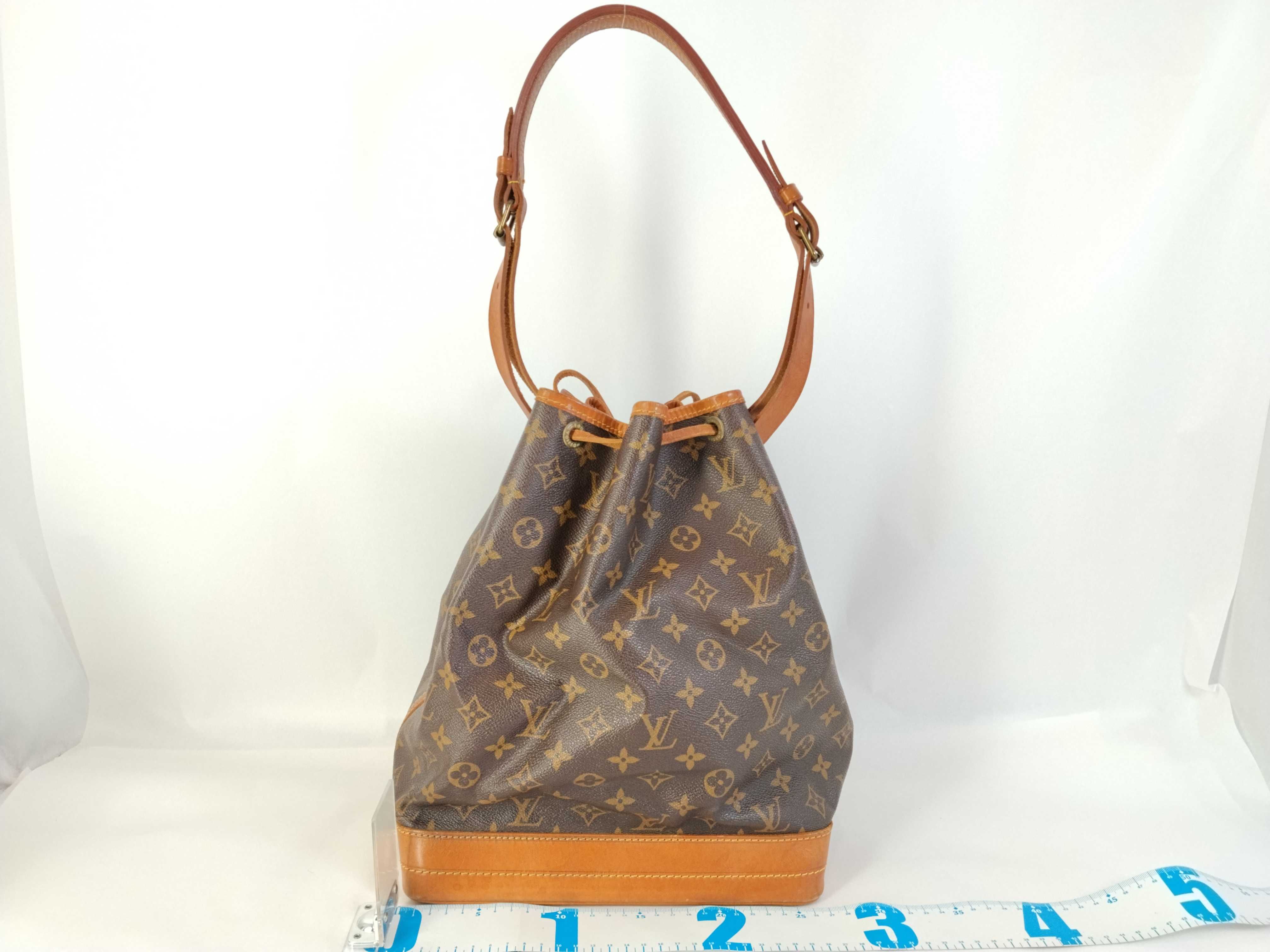 Monogram Noe M42224 (Serial number unknown) Brown Shoulder Bag — view 2