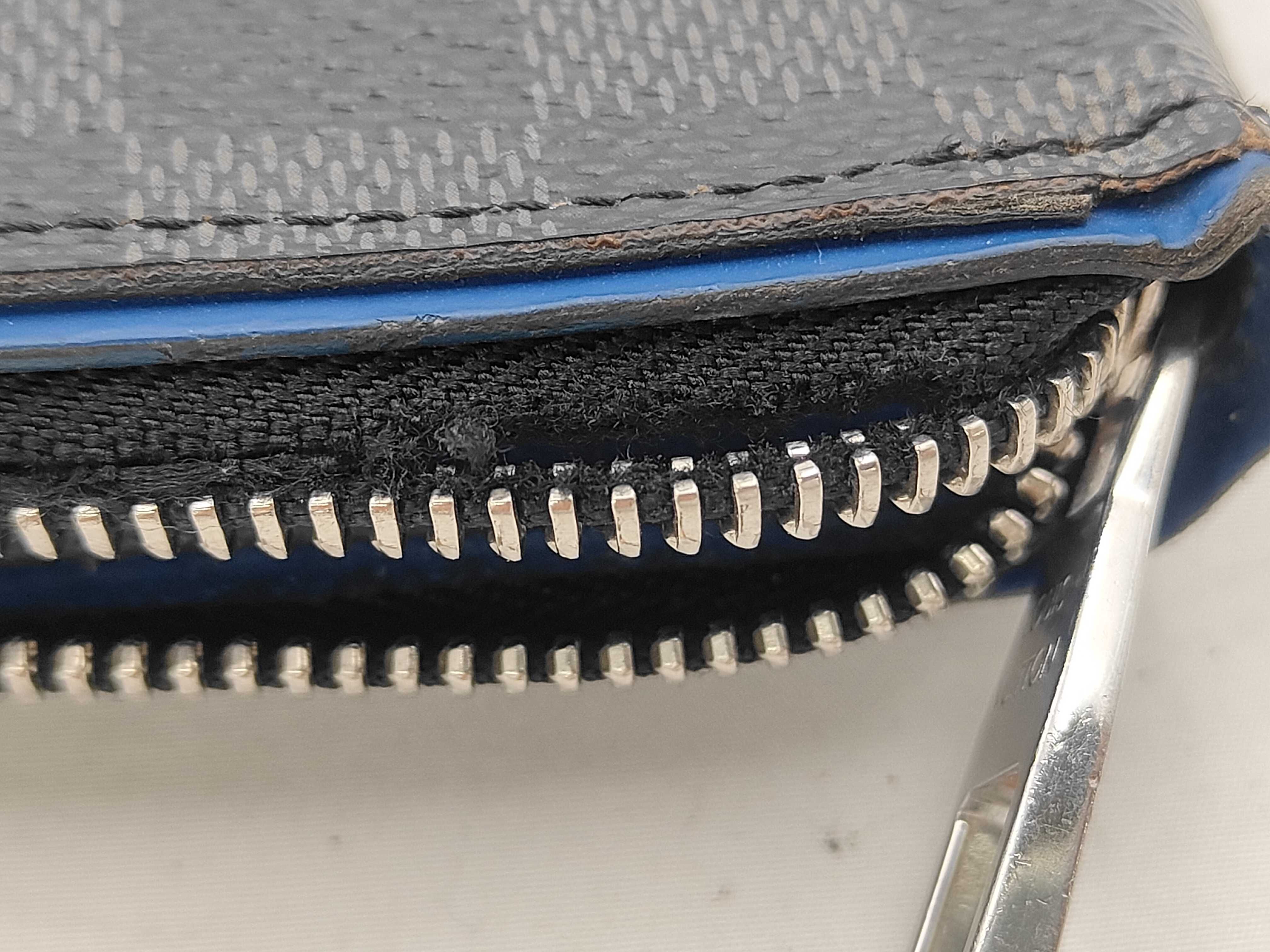 LOUIS VUITTON N64436 Damier Graphite Zippy Wallet Long Wallet with Initials — view 6