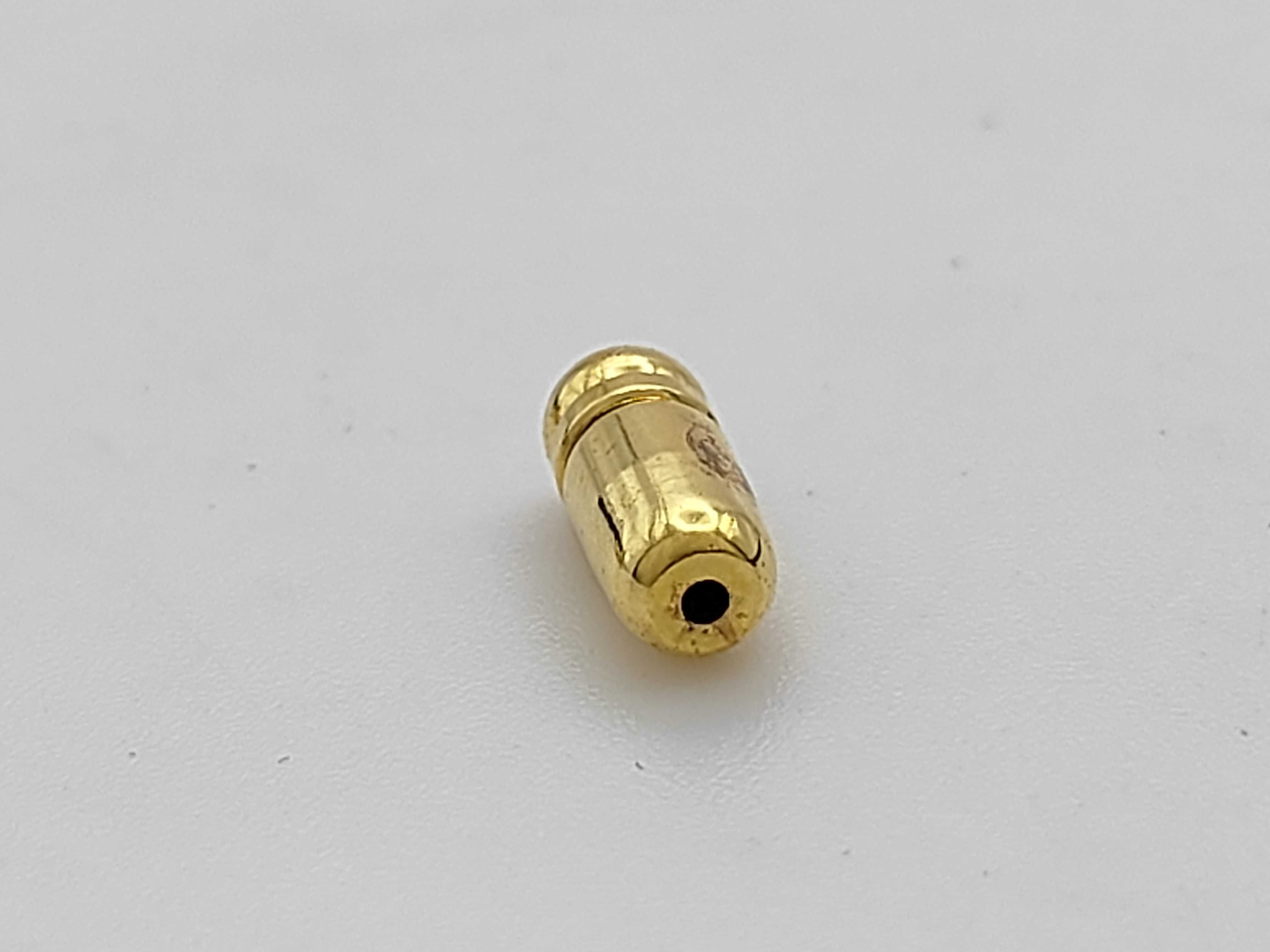 gold brooch — view 4