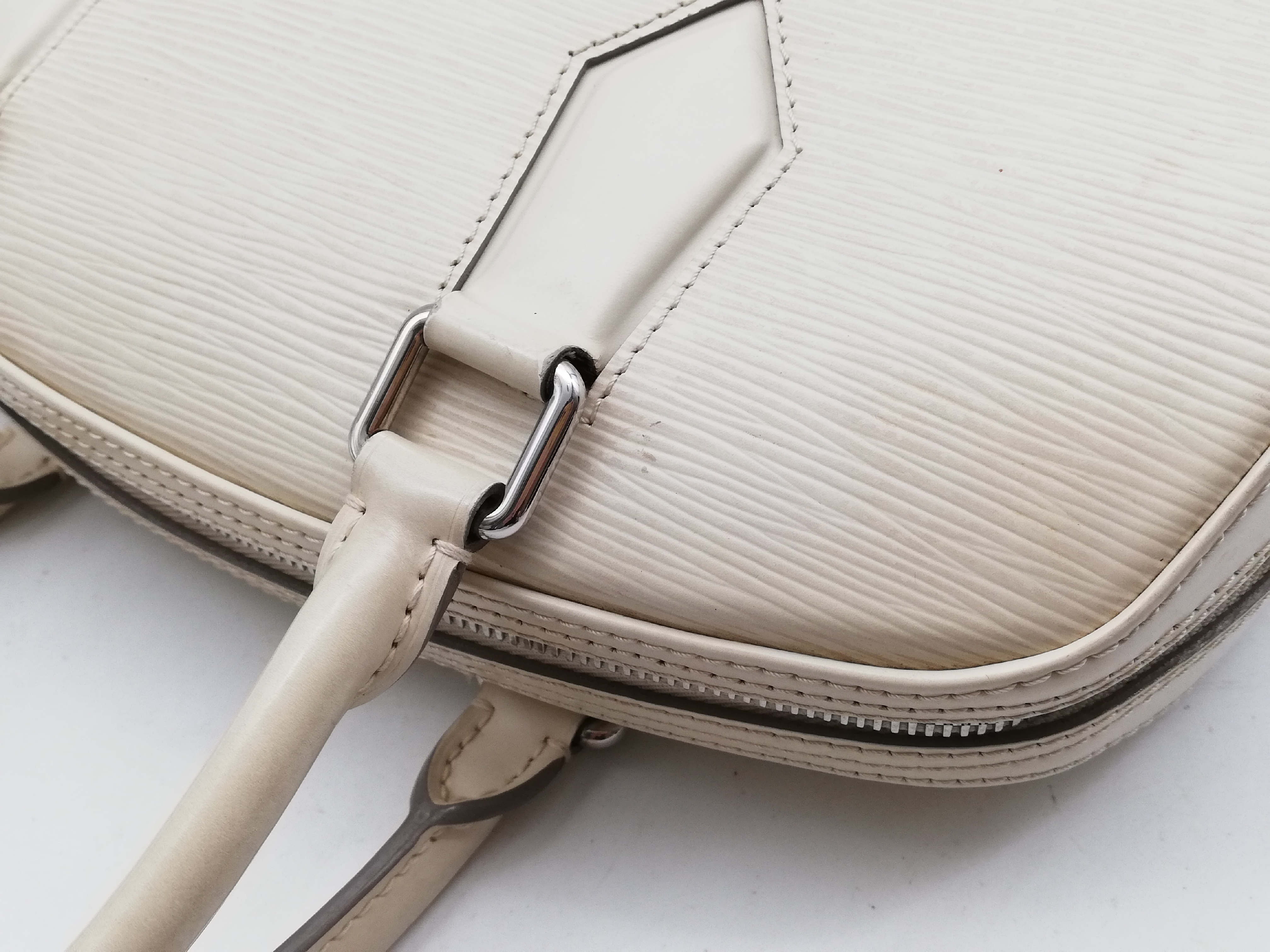 Epi Jasmine M5208J Handbag — view 12