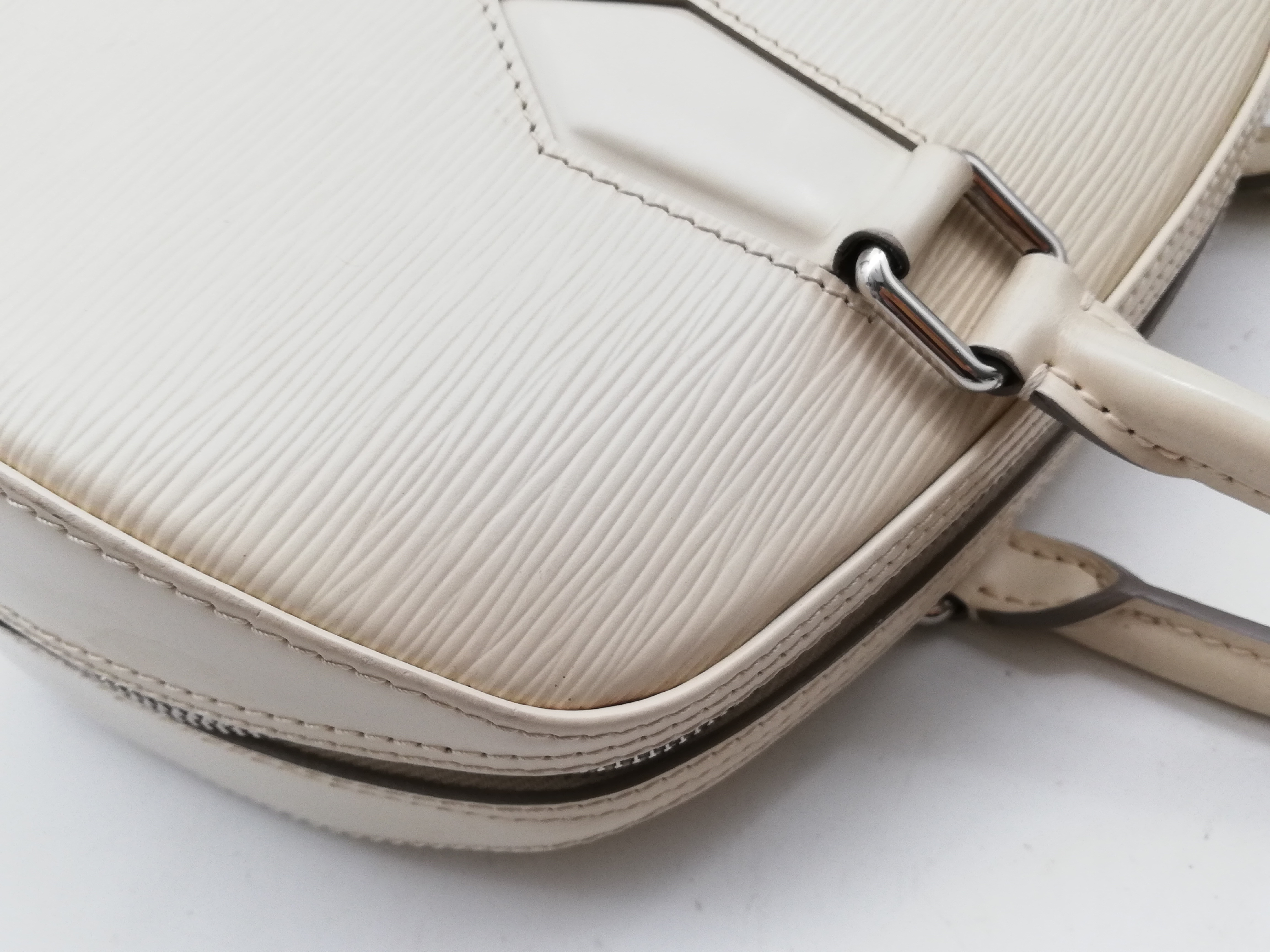 Epi Jasmine M5208J Handbag — view 13