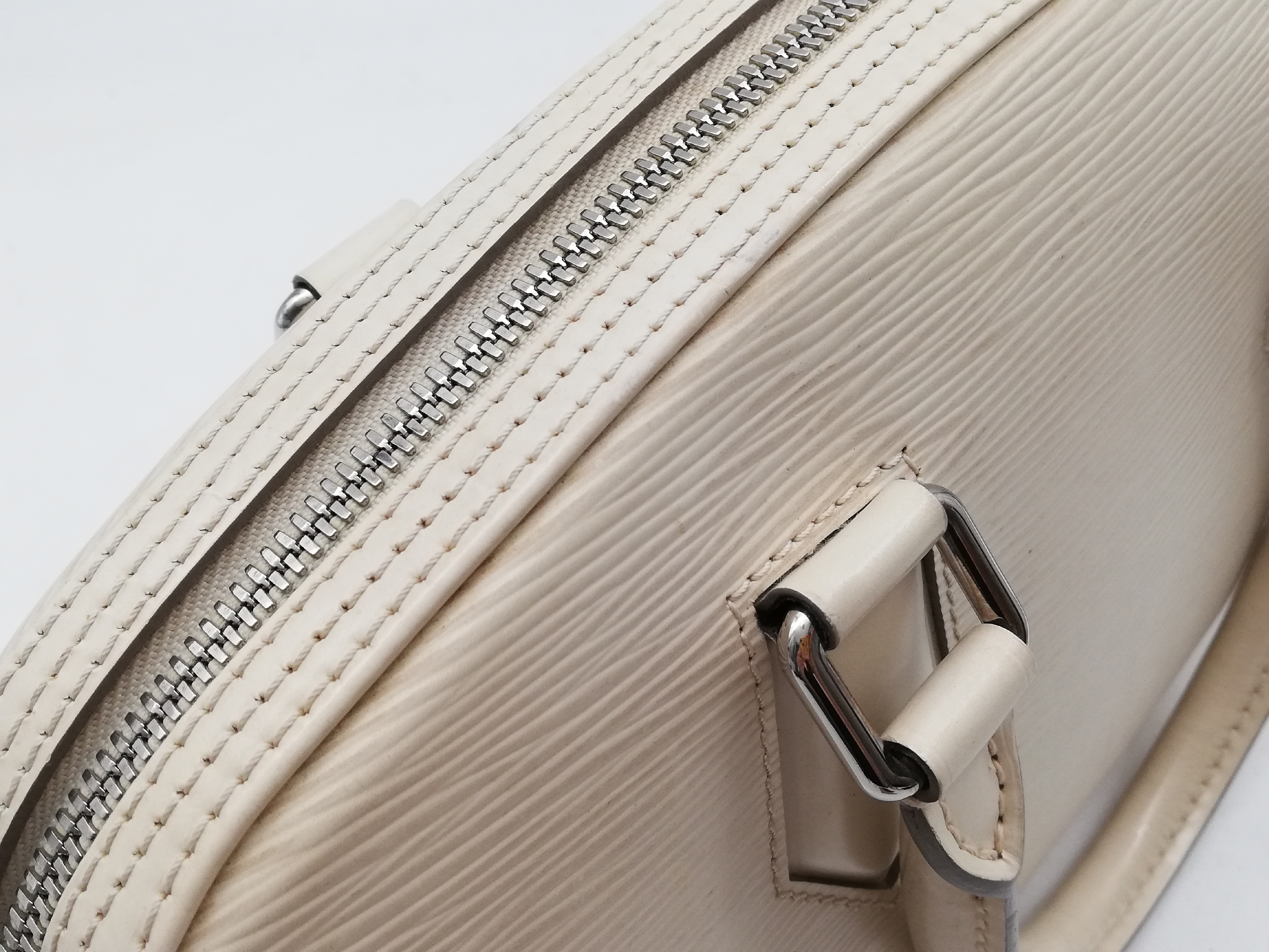 Epi Jasmine M5208J Handbag — view 8