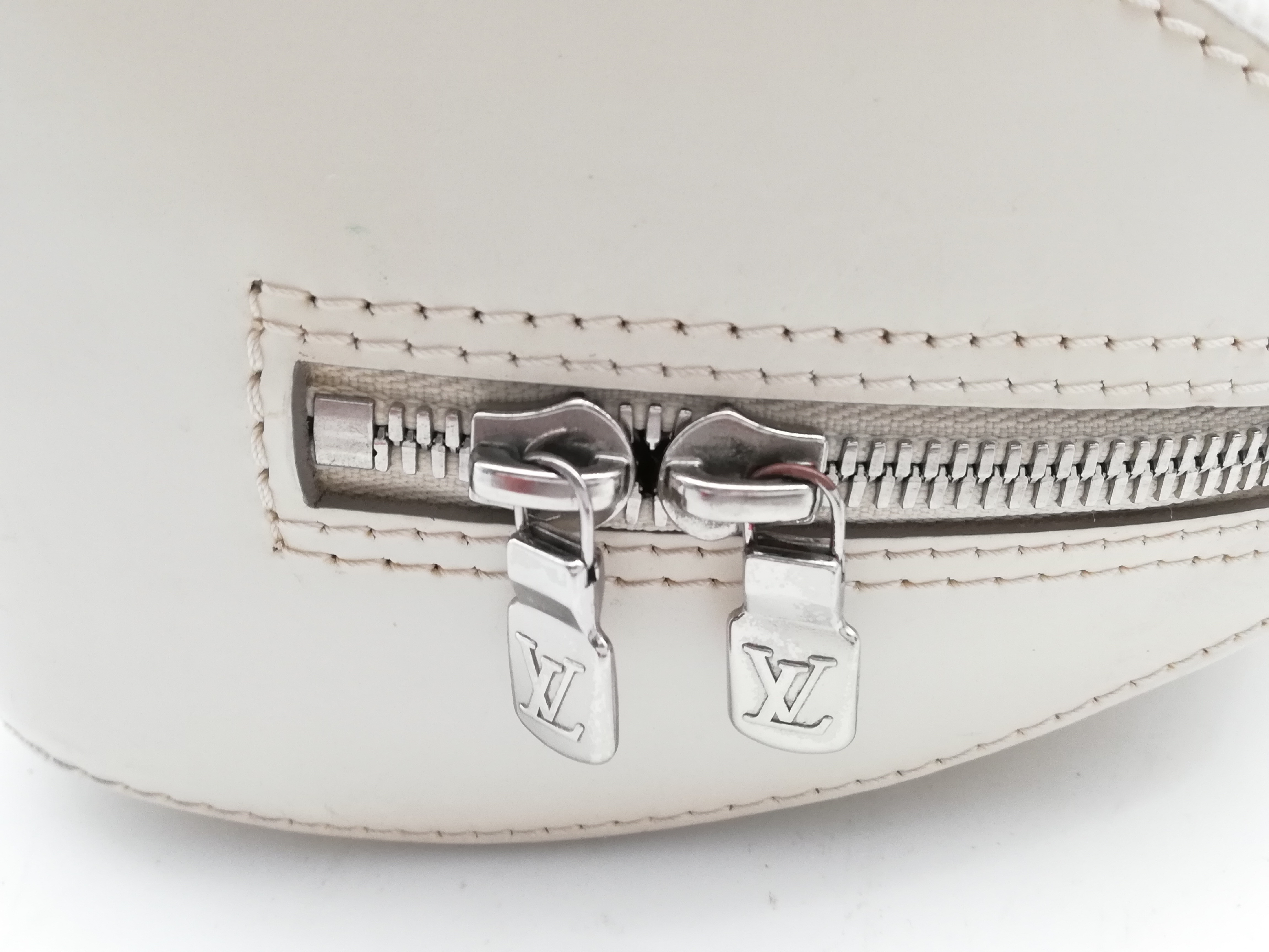 Epi Jasmine M5208J Handbag — view 9