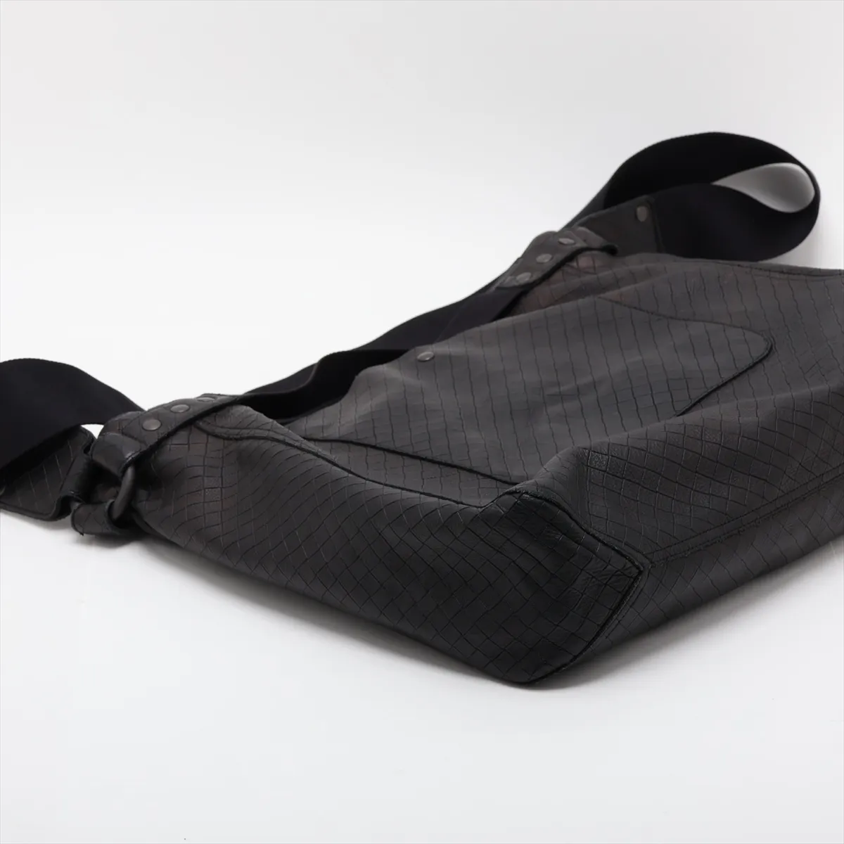 Intreccio Leather Shoulder Bag, Black — view 4