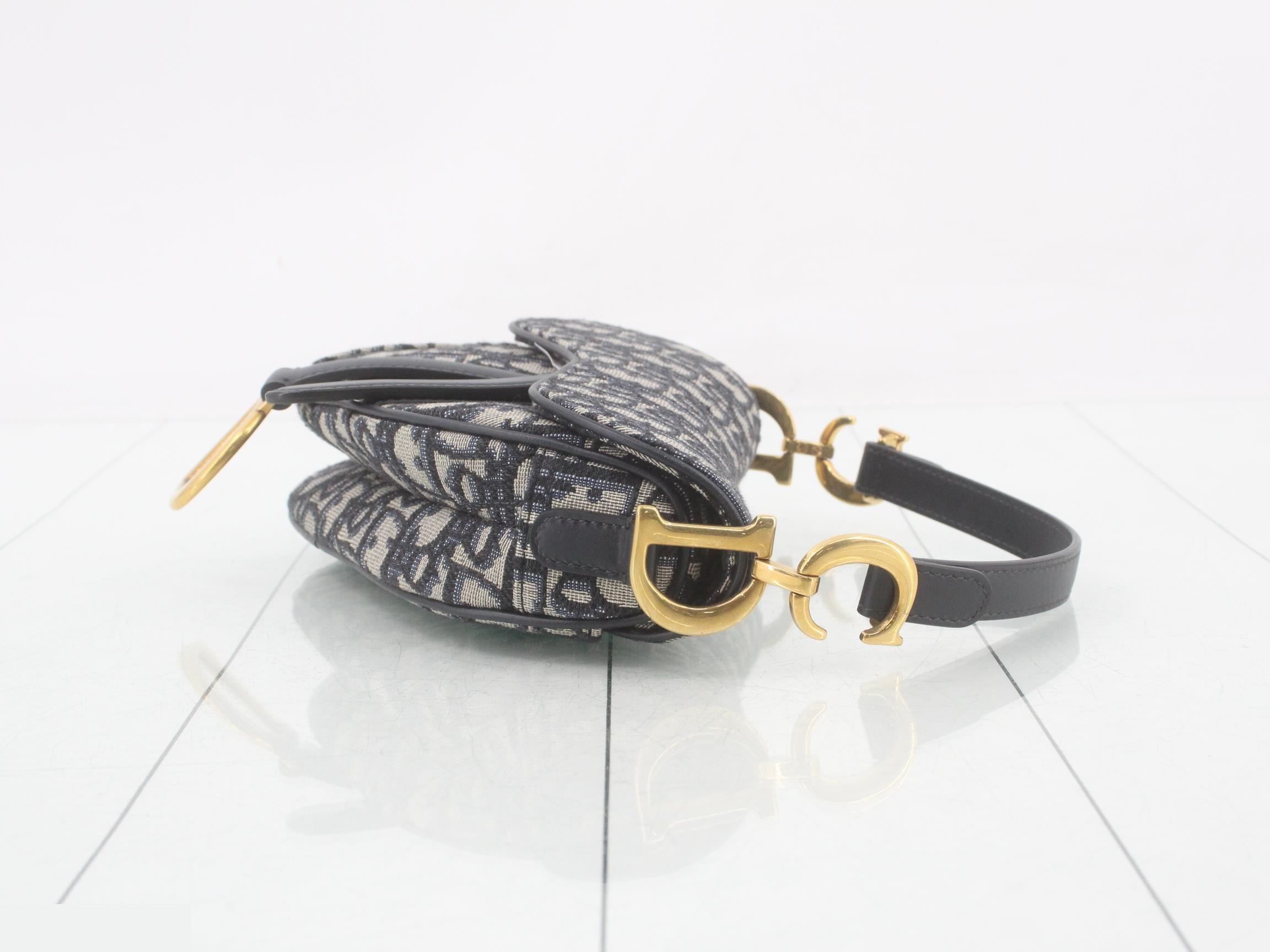 Saddle Trotter/Oblique Canvas One-Shoulder Bag — view 3