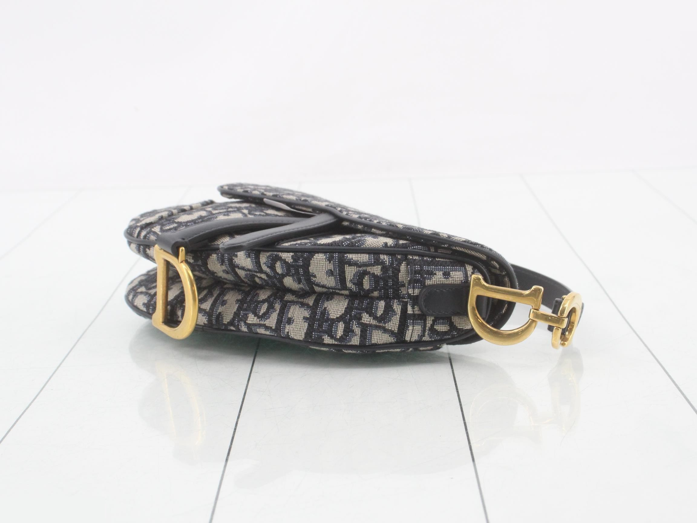Saddle Trotter/Oblique Canvas One-Shoulder Bag — view 6