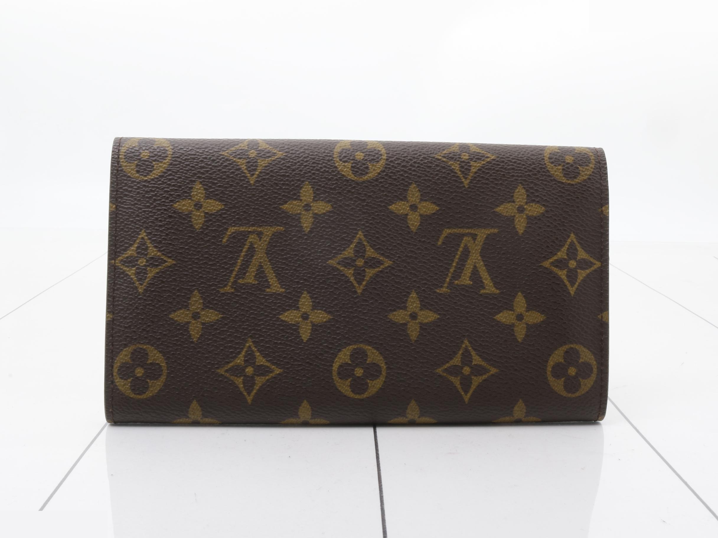 wallet — view 2