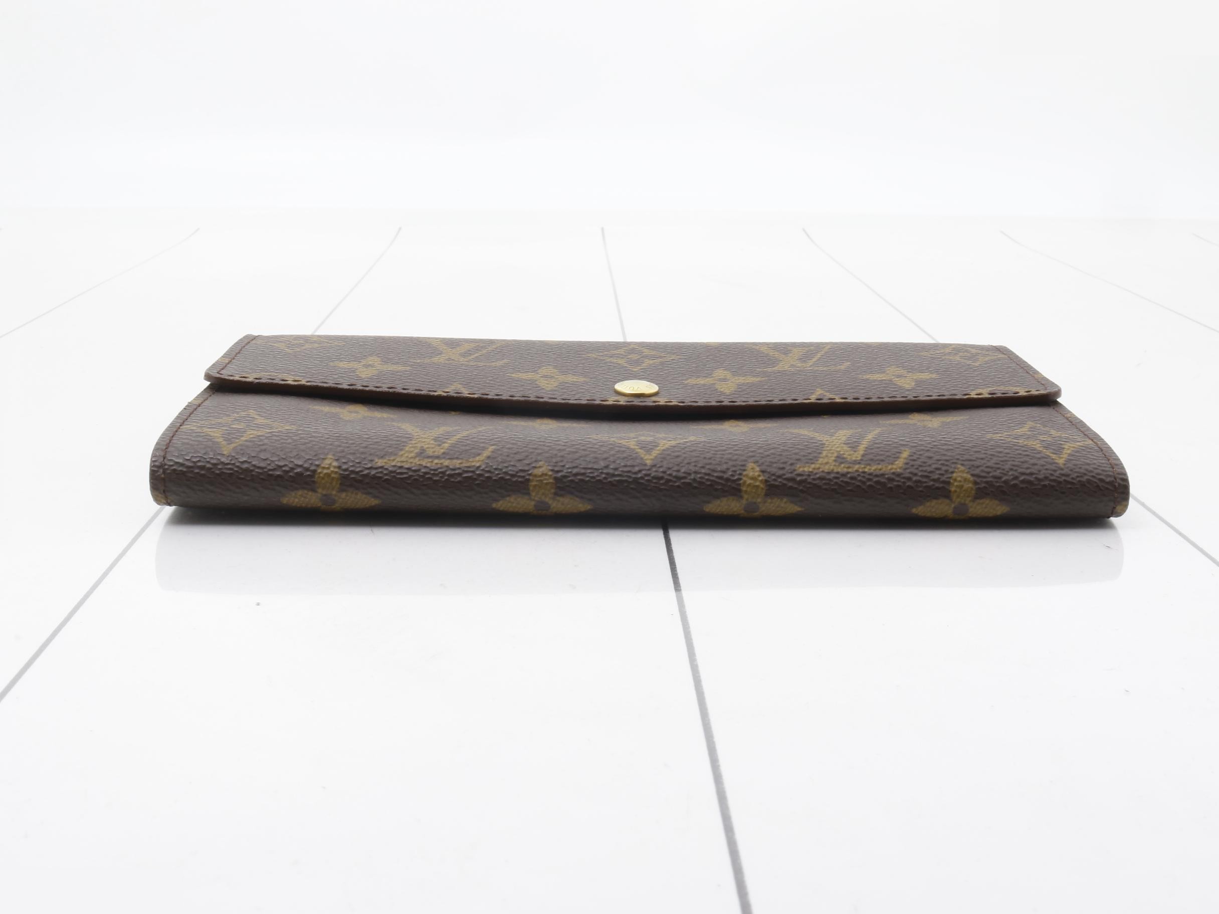 wallet — view 3