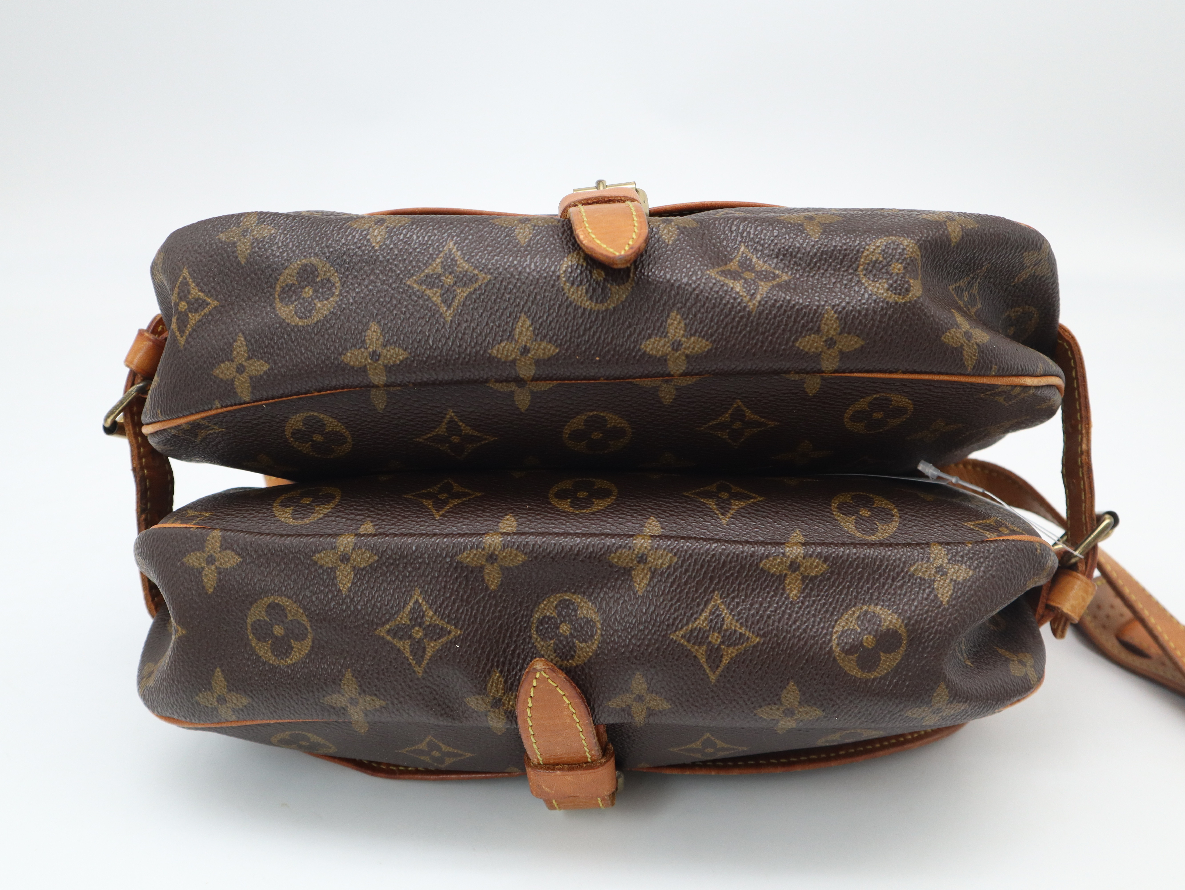 M42256 Monogram Saumur 30 Shoulder Bag — view 5