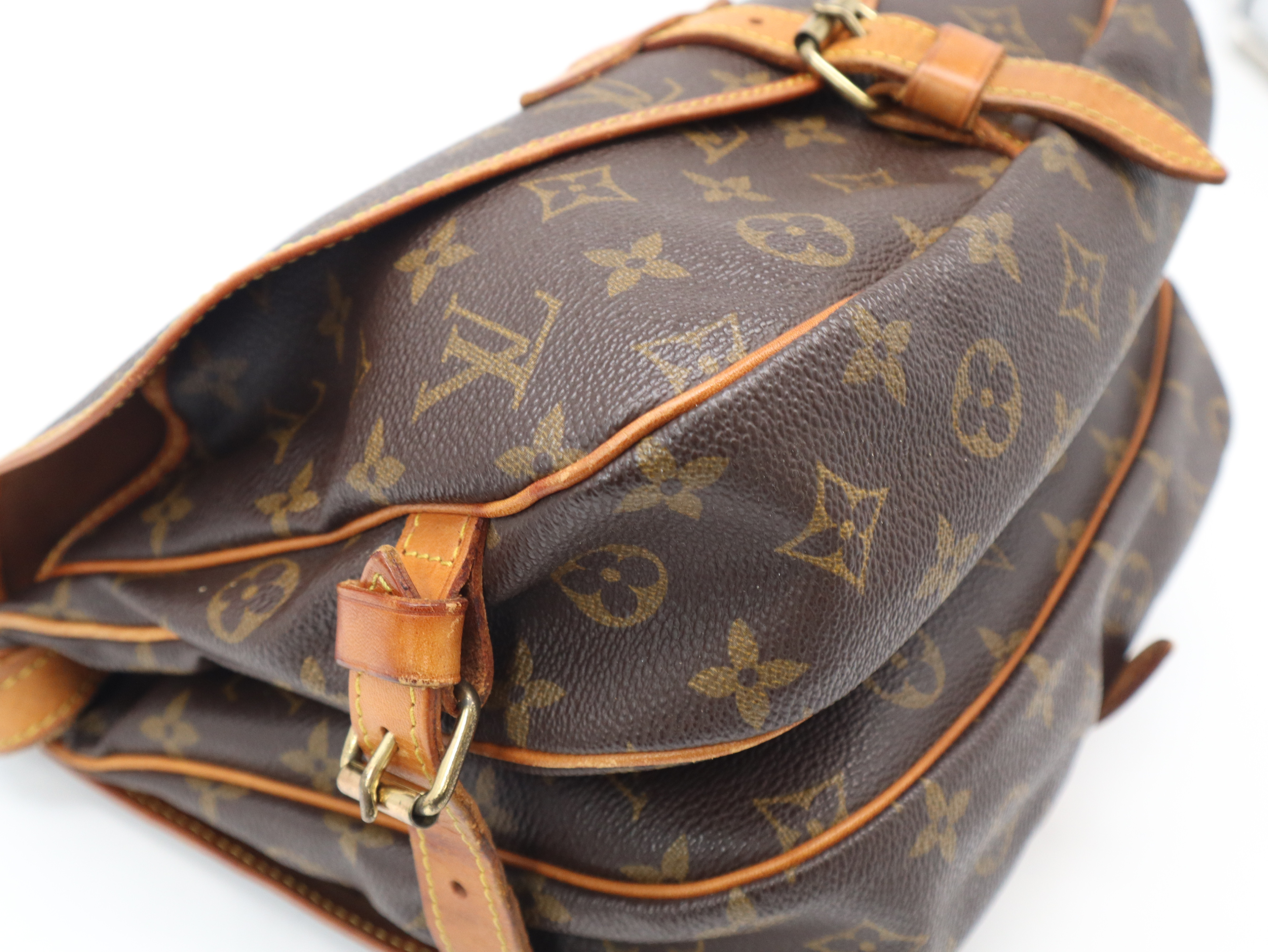 M42256 Monogram Saumur 30 Shoulder Bag — view 9