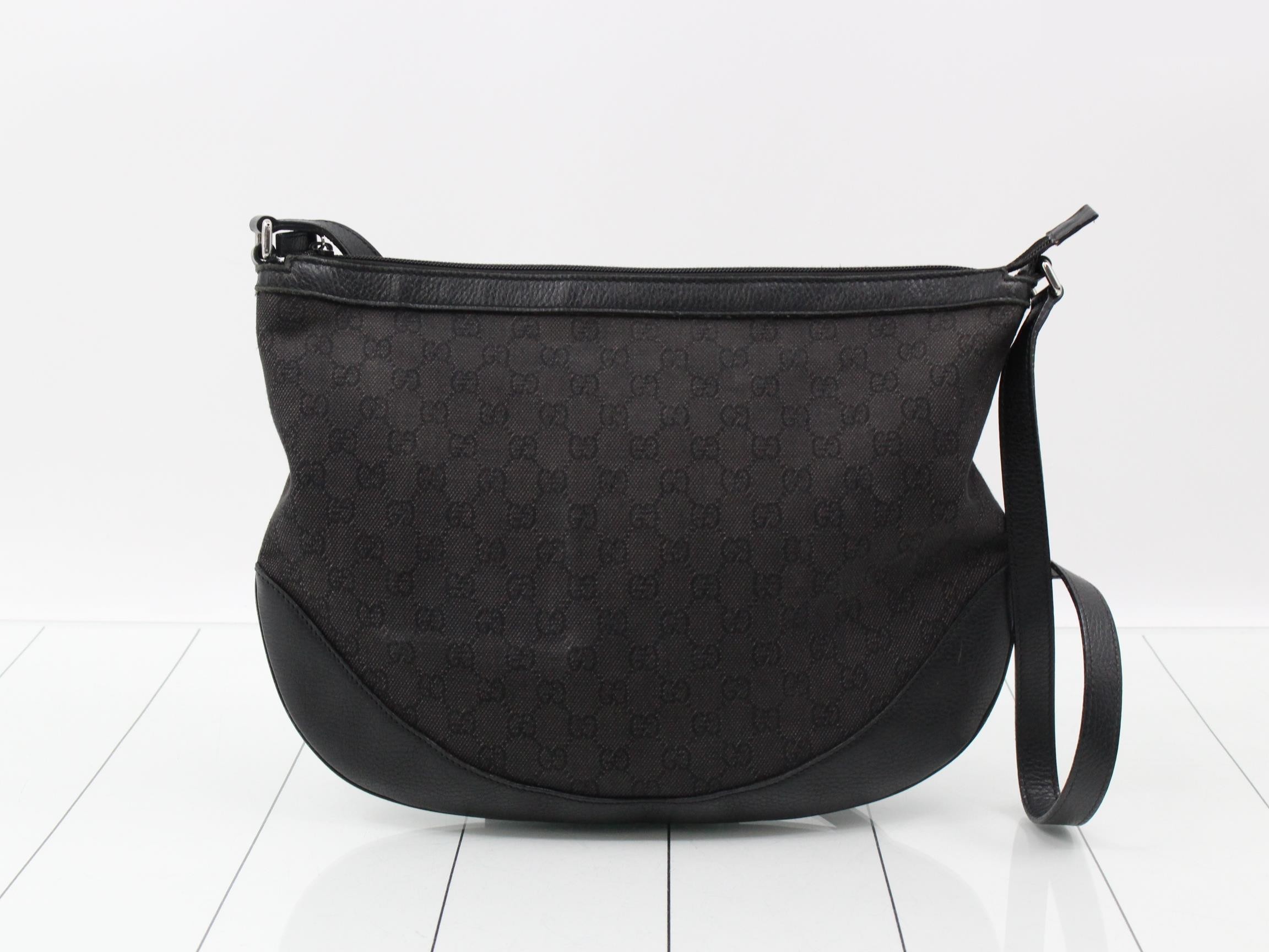 GG Canvas Shoulder Bag