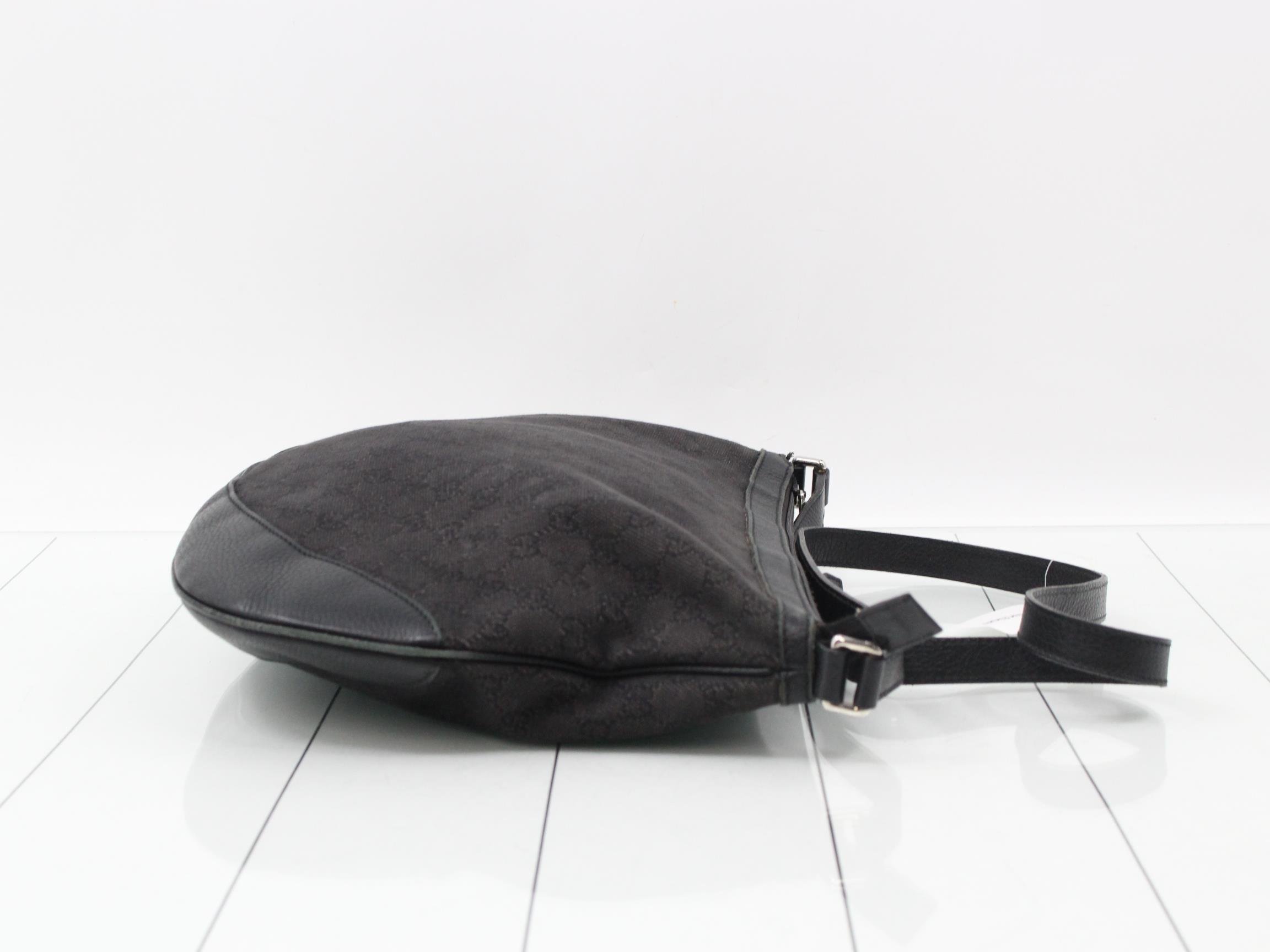 GG Canvas Shoulder Bag — view 3
