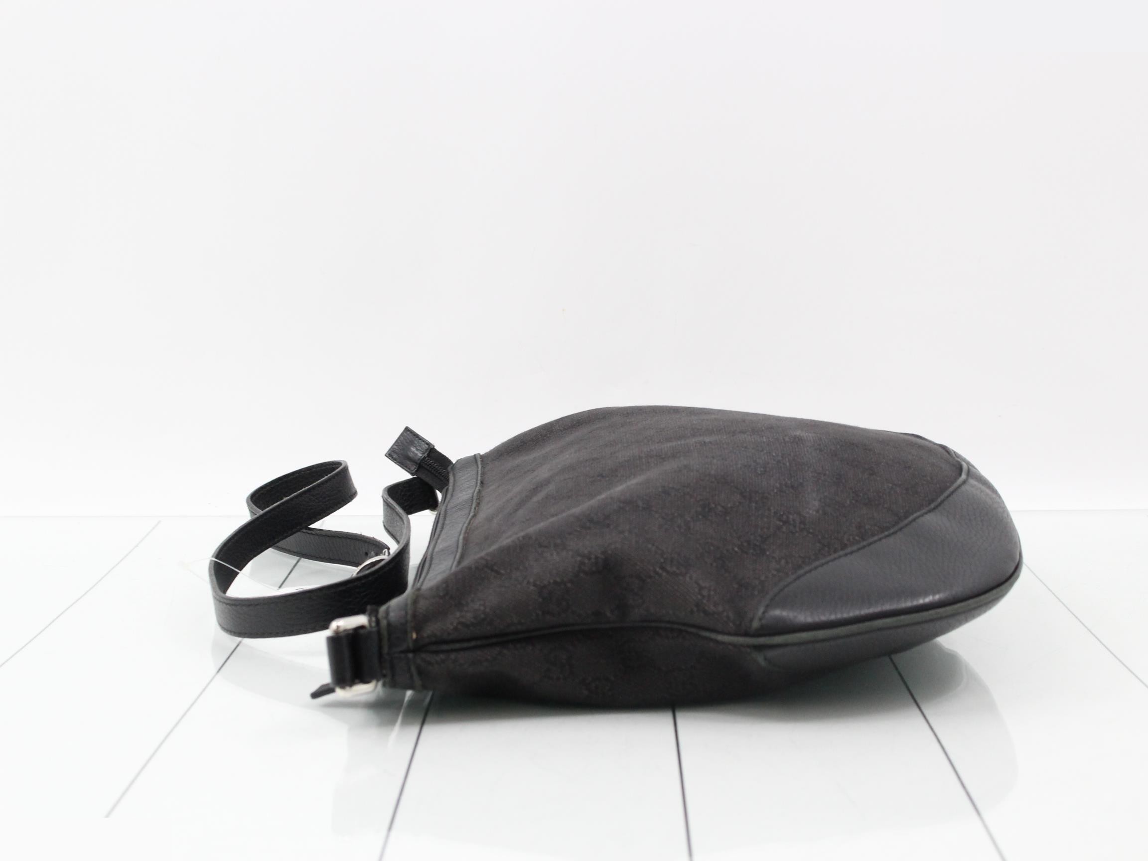 GG Canvas Shoulder Bag — view 4