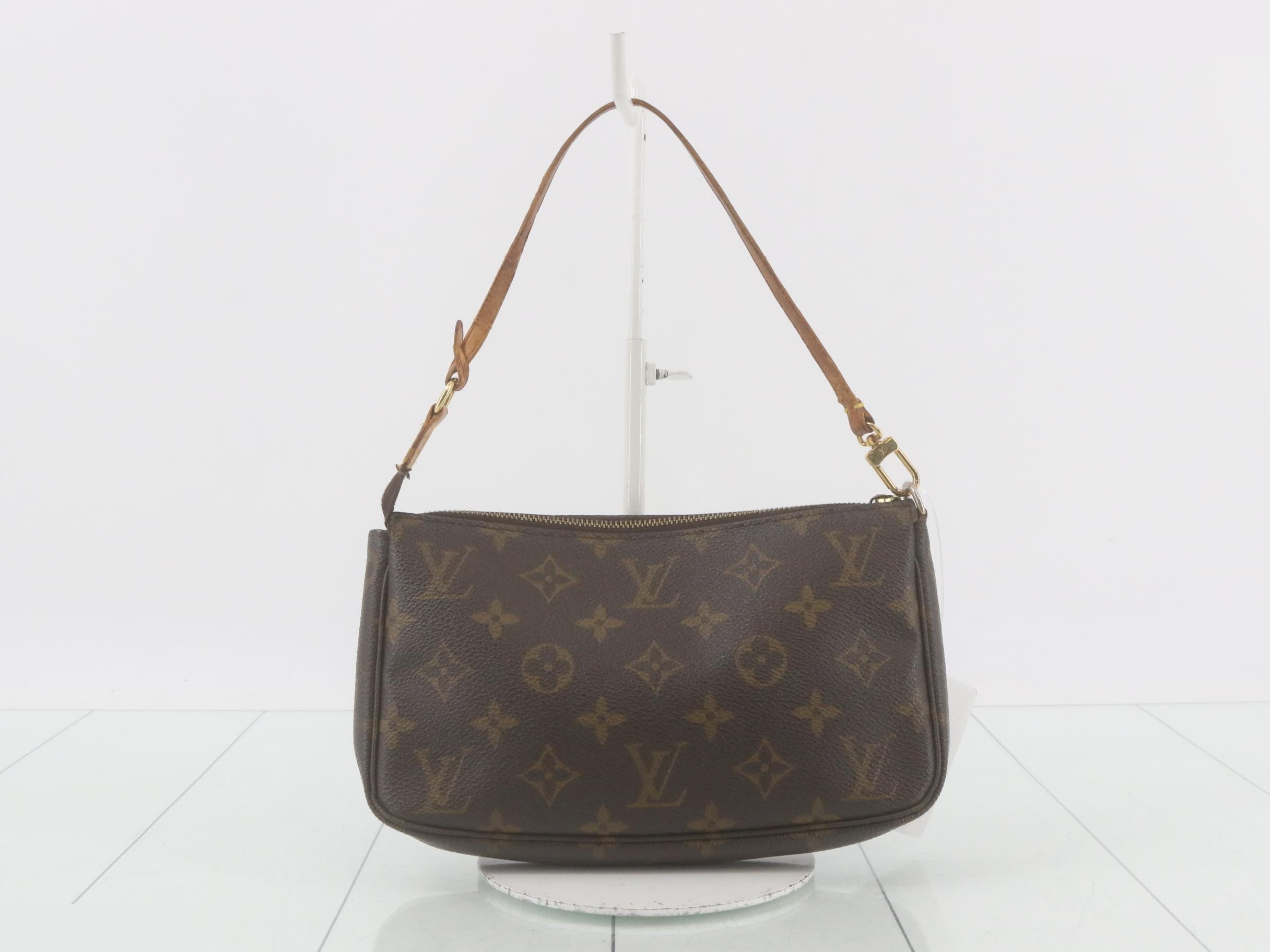 LV M51980 Monogram Pochette Accessoires VI0020 — view 2