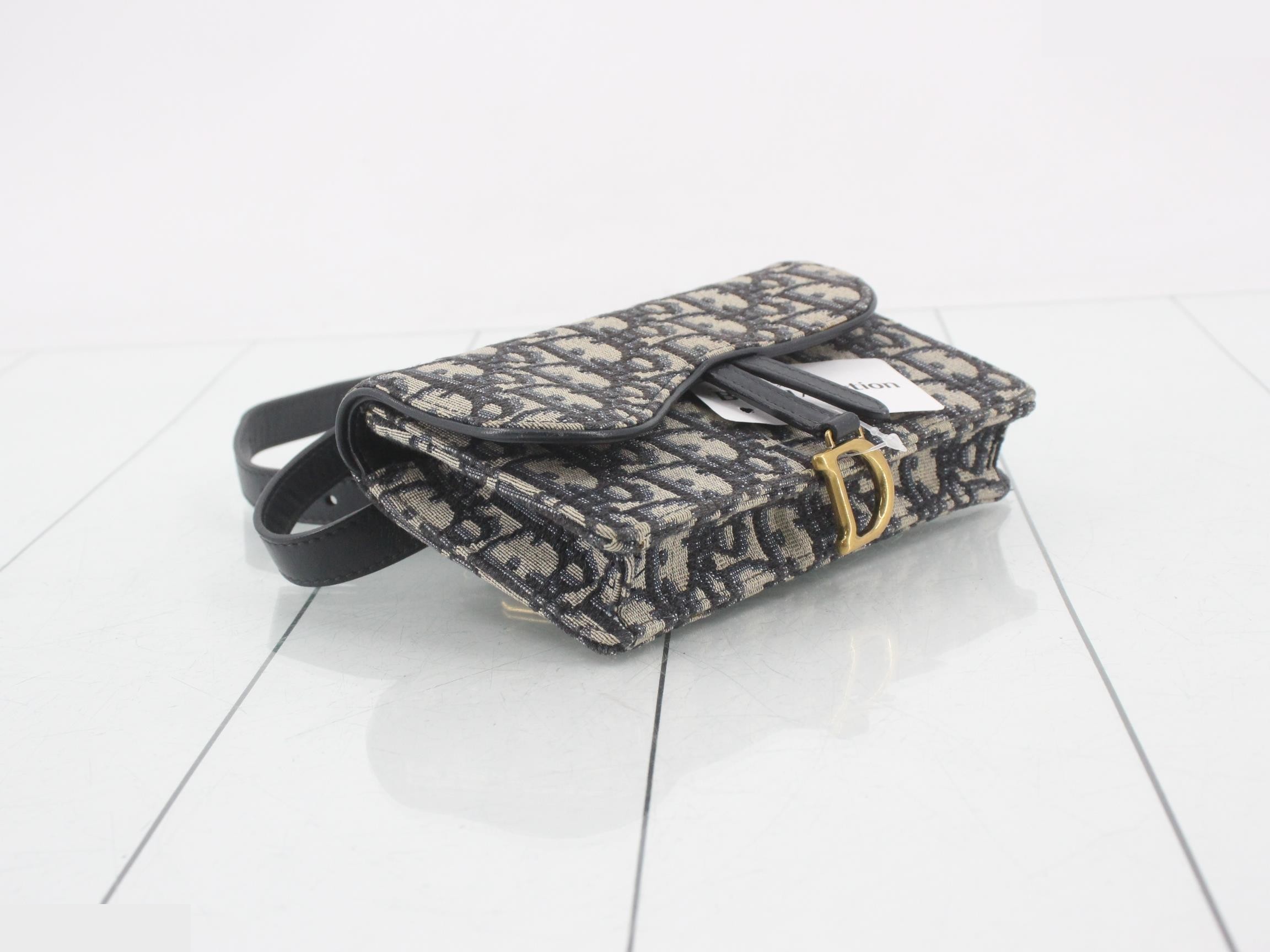 Oblique Saddle Belt Bag Shoulder Bag — view 5