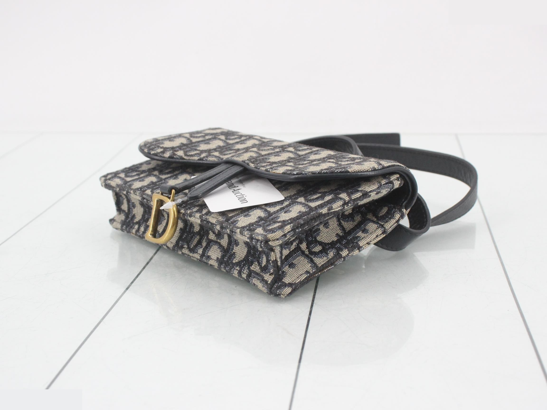 Oblique Saddle Belt Bag Shoulder Bag — view 6
