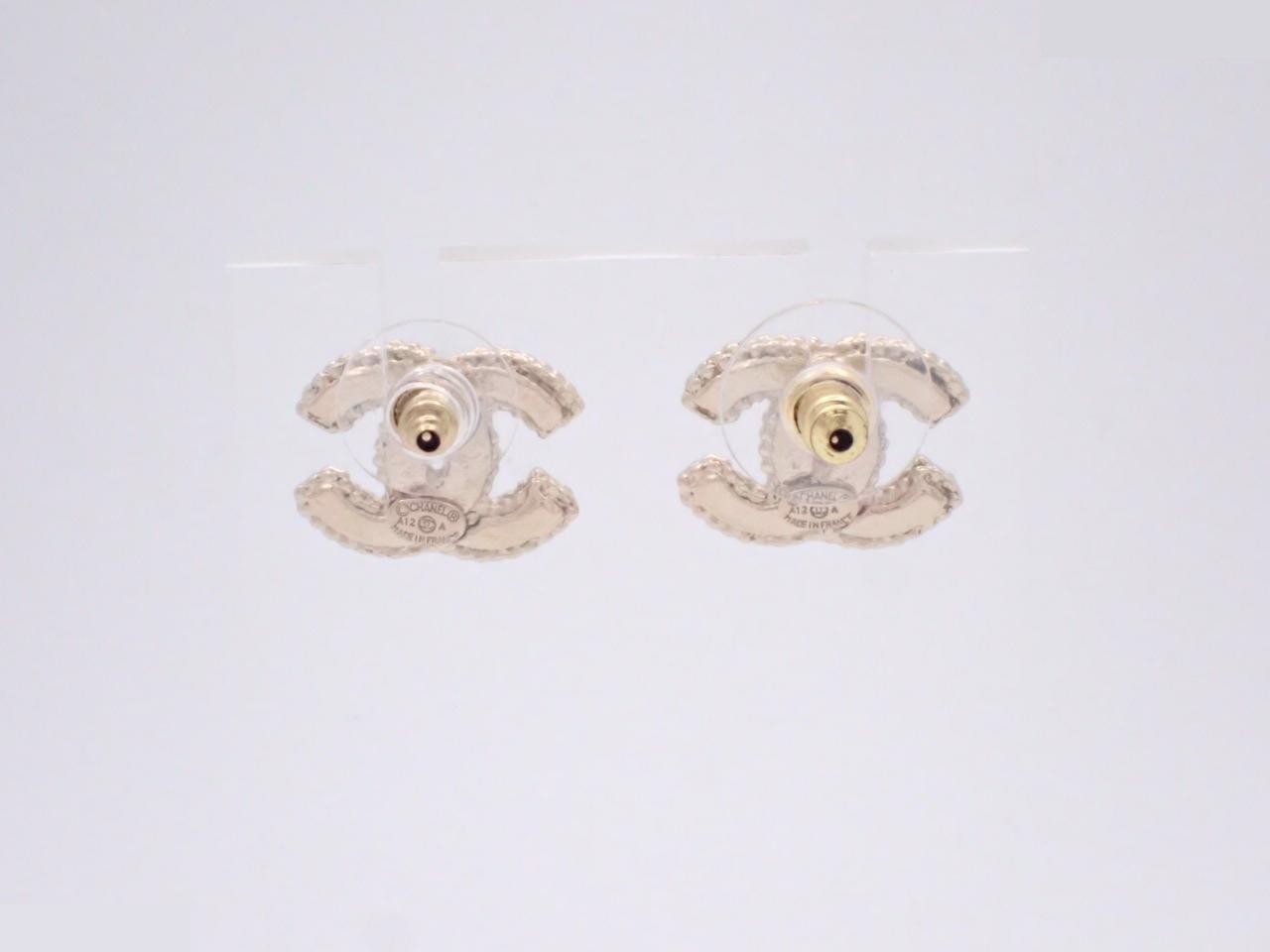 Earrings, Coco Mark, Pearl — view 2