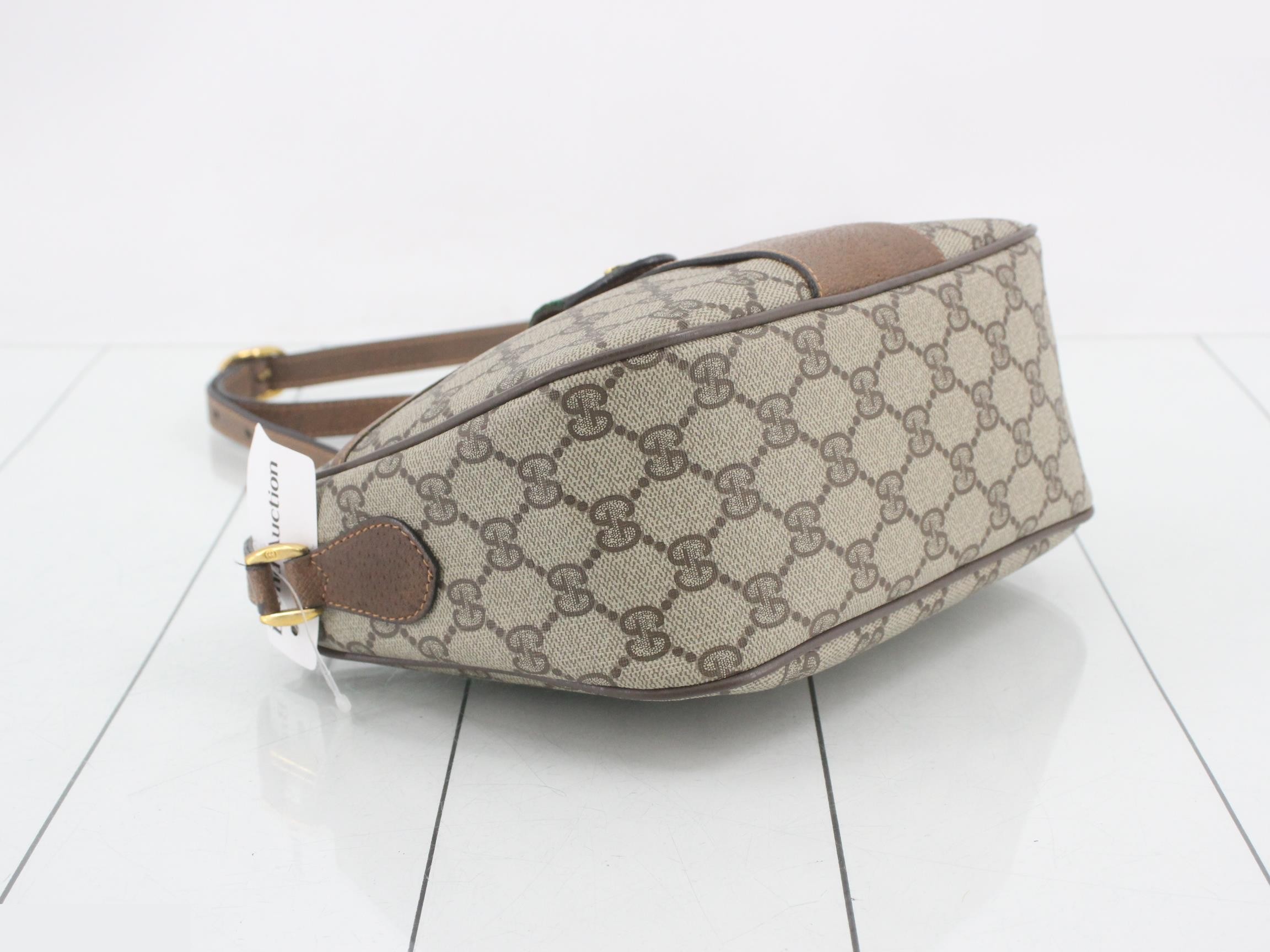 GG Supreme Canvas Shoulder Bag — view 5