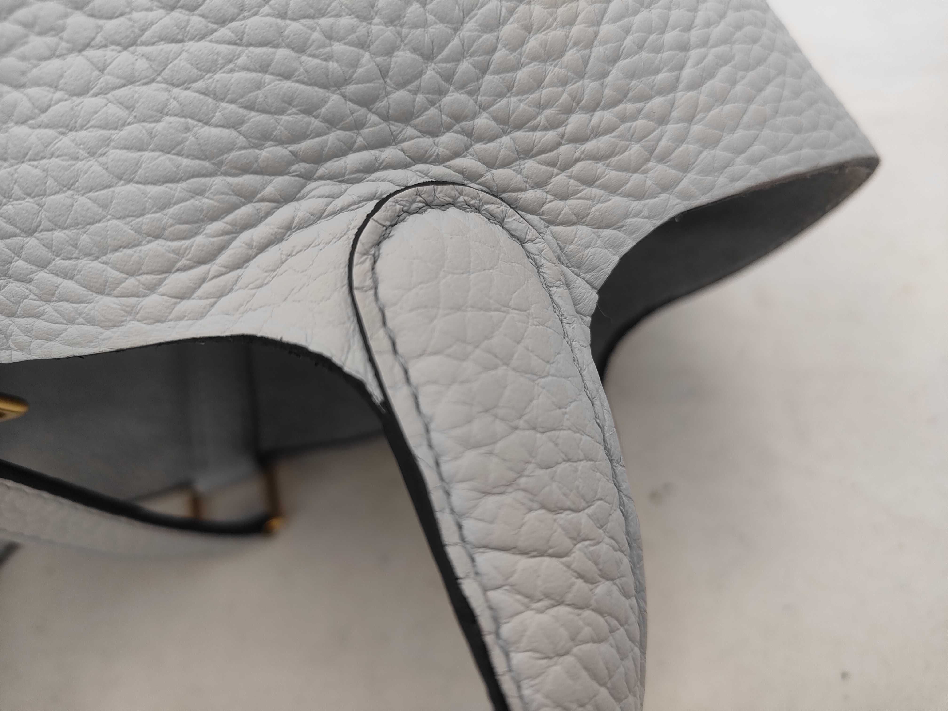 Picotin Lock 18 PM Taurillon Clemence Leather, Pale Blue, Gold Hardware, Z: 2021 Handbag — view 5