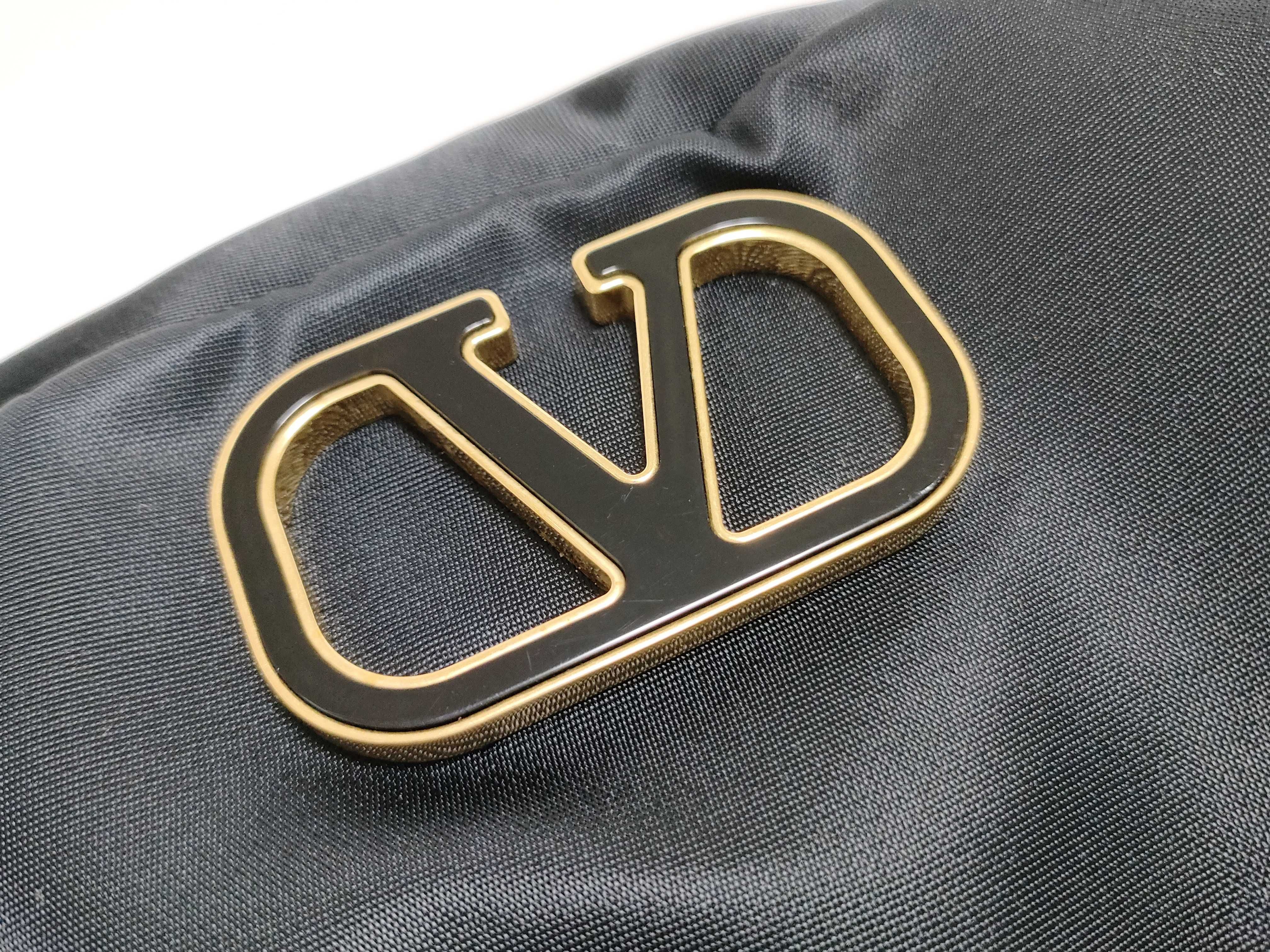 V logo black nylon leather pouch dust bag pouch — view 12