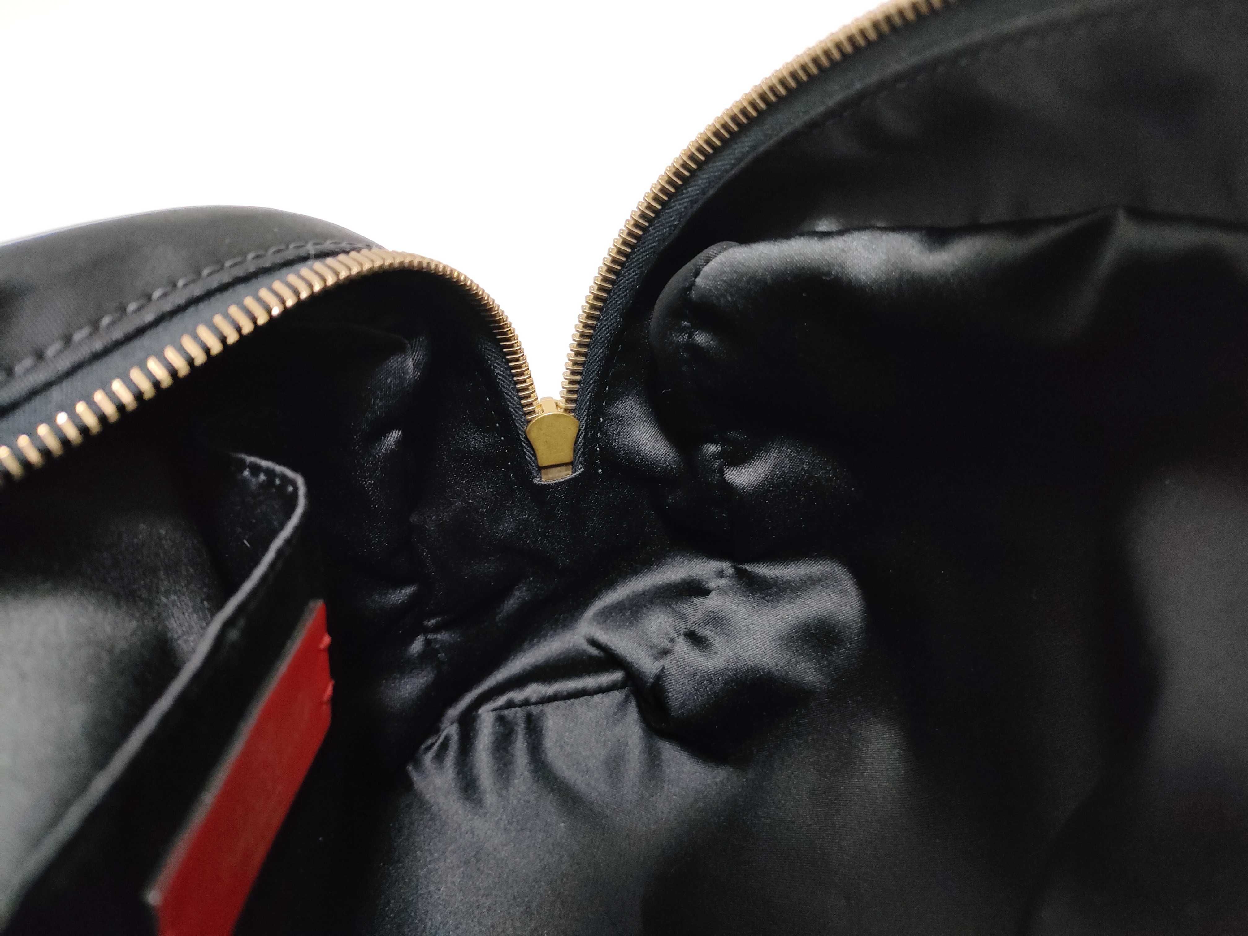 V logo black nylon leather pouch dust bag pouch — view 8