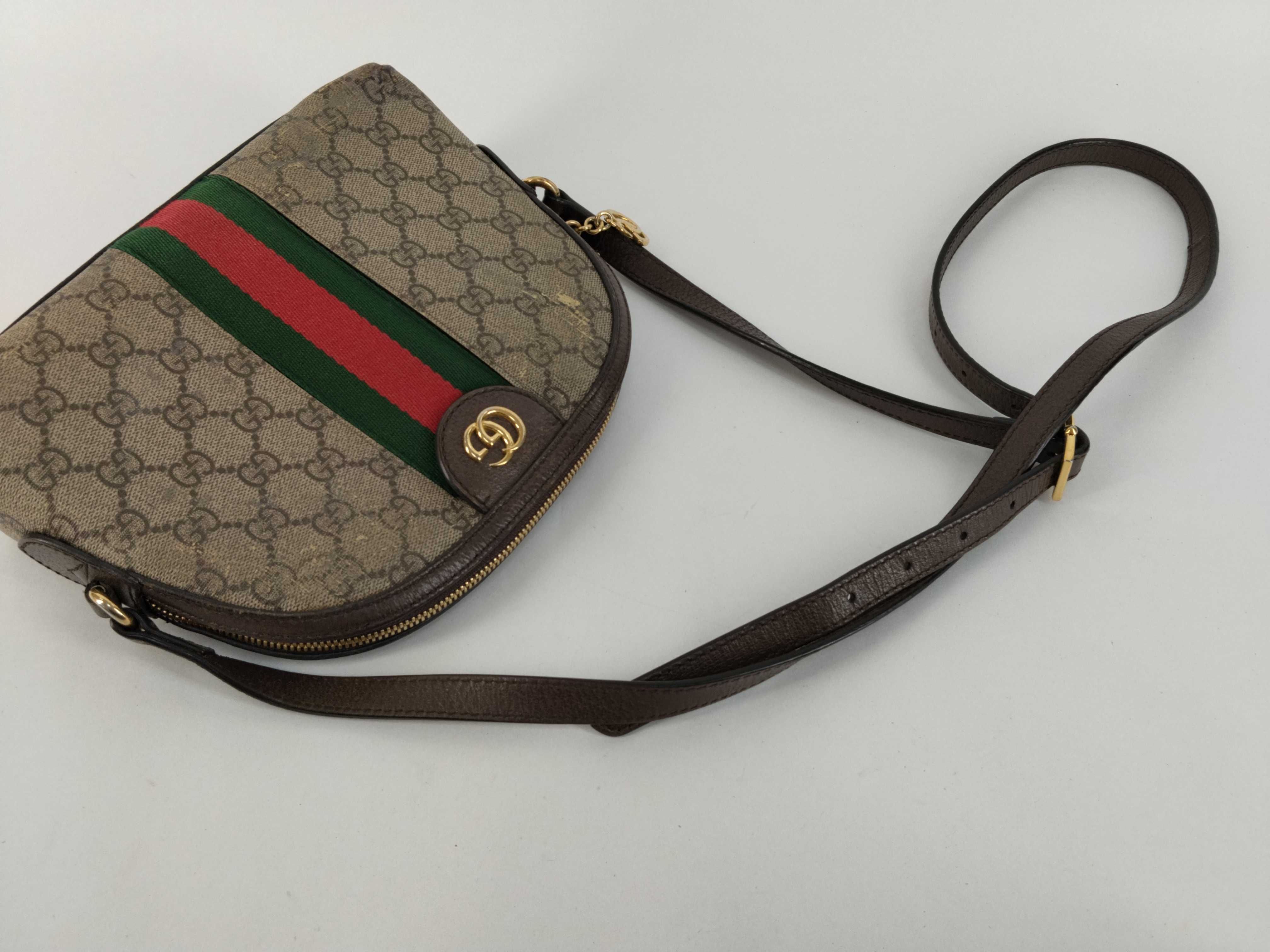 GG Supreme Shoulder Bag (Gray) — view 3