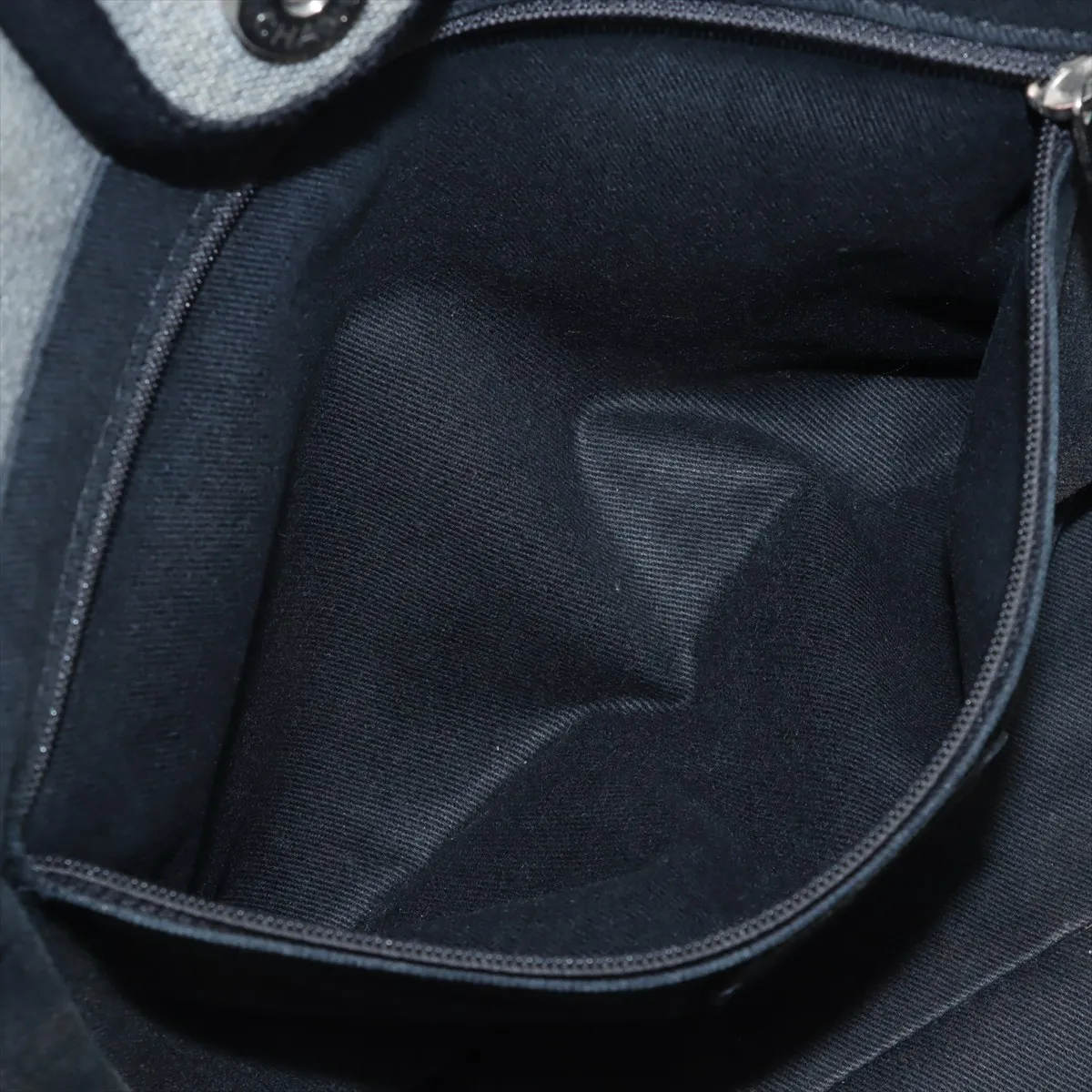 Deauville MM canvas x leather chain tote bag gray x black silver hardware 16078238 16th series A67001 — view 8
