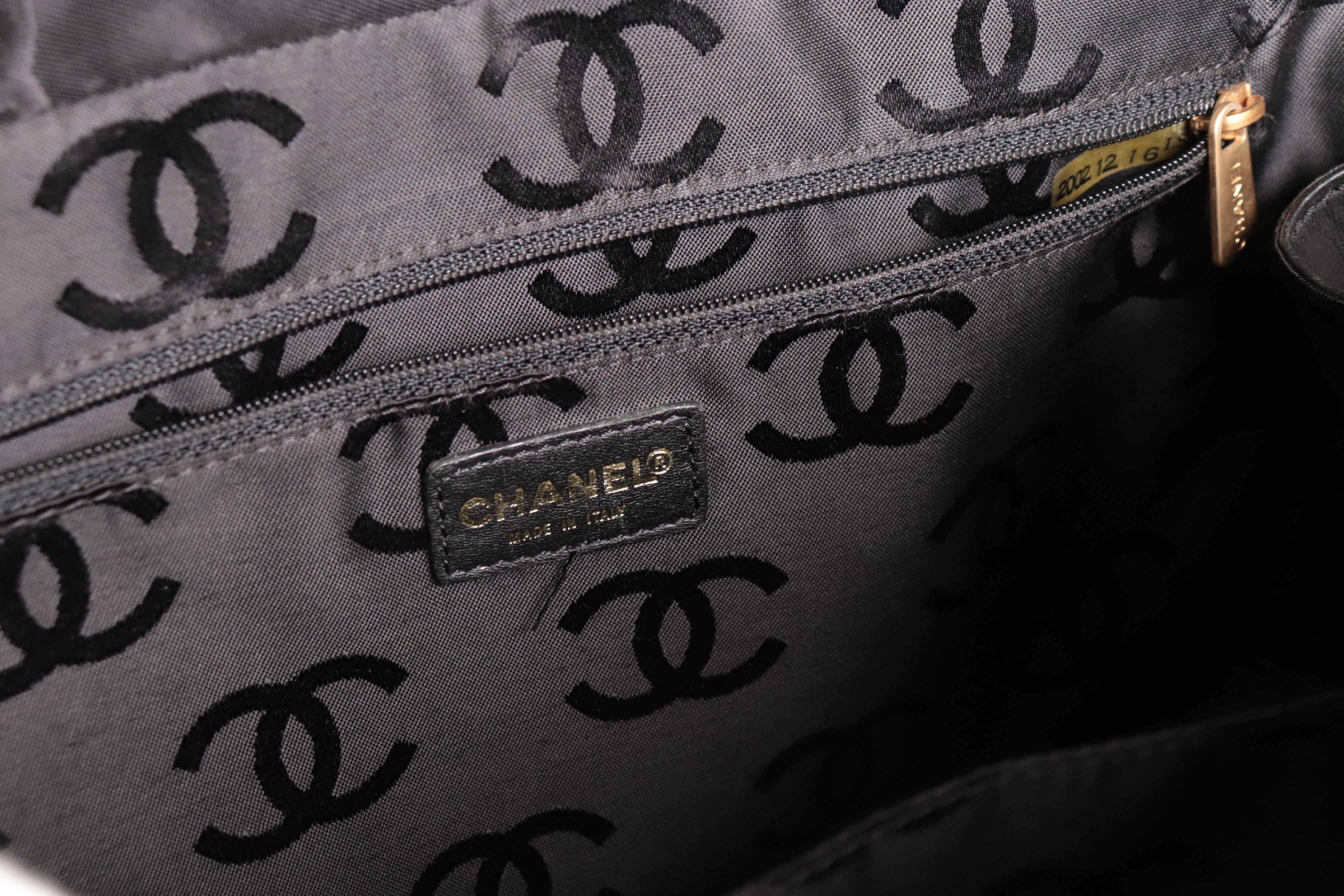 Wild Stitch Calfskin Handbag (Serial No. 7) — view 7