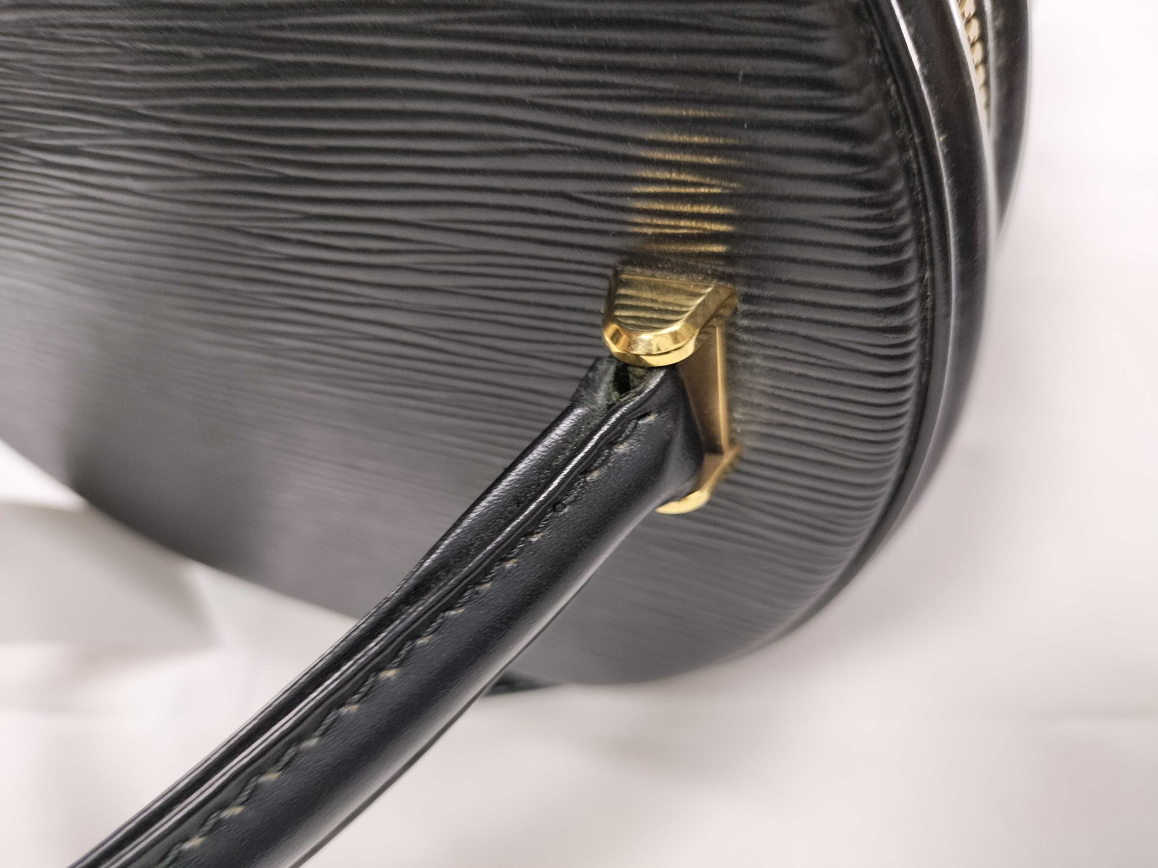 Epi M48032 Cannes Vanity Bag — view 5