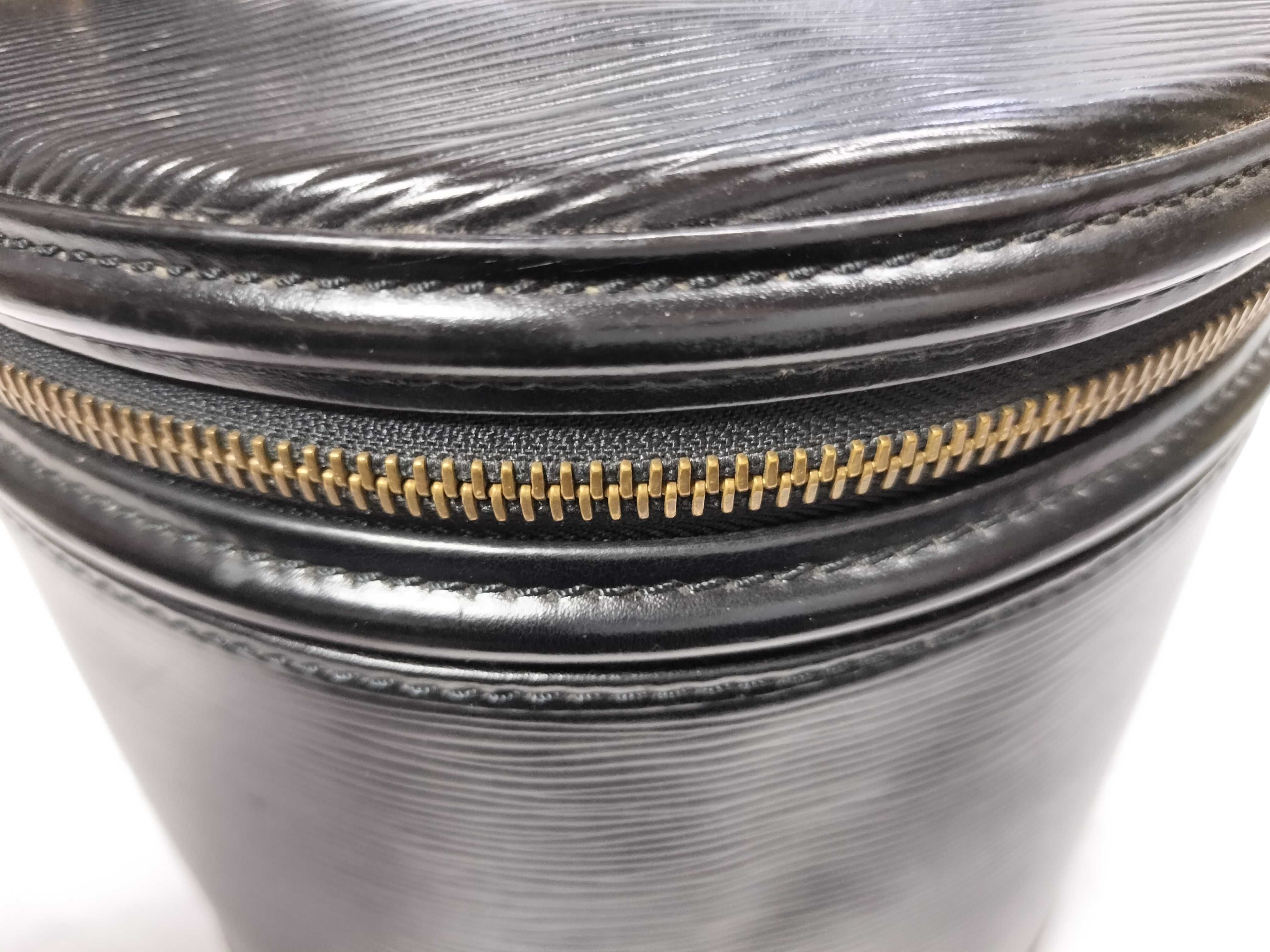 Epi M48032 Cannes Vanity Bag — view 6