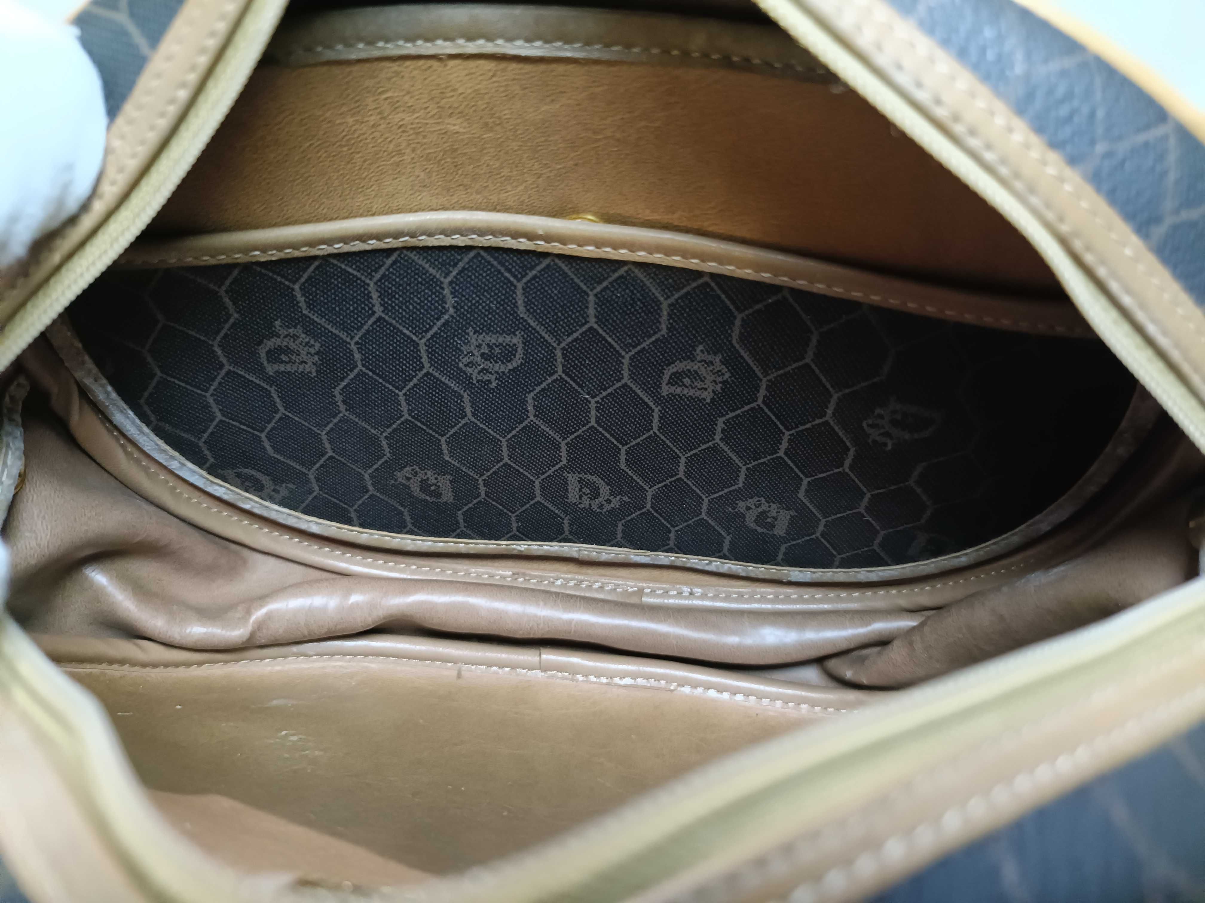 Honeycomb Pattern Shoulder Bag — view 11
