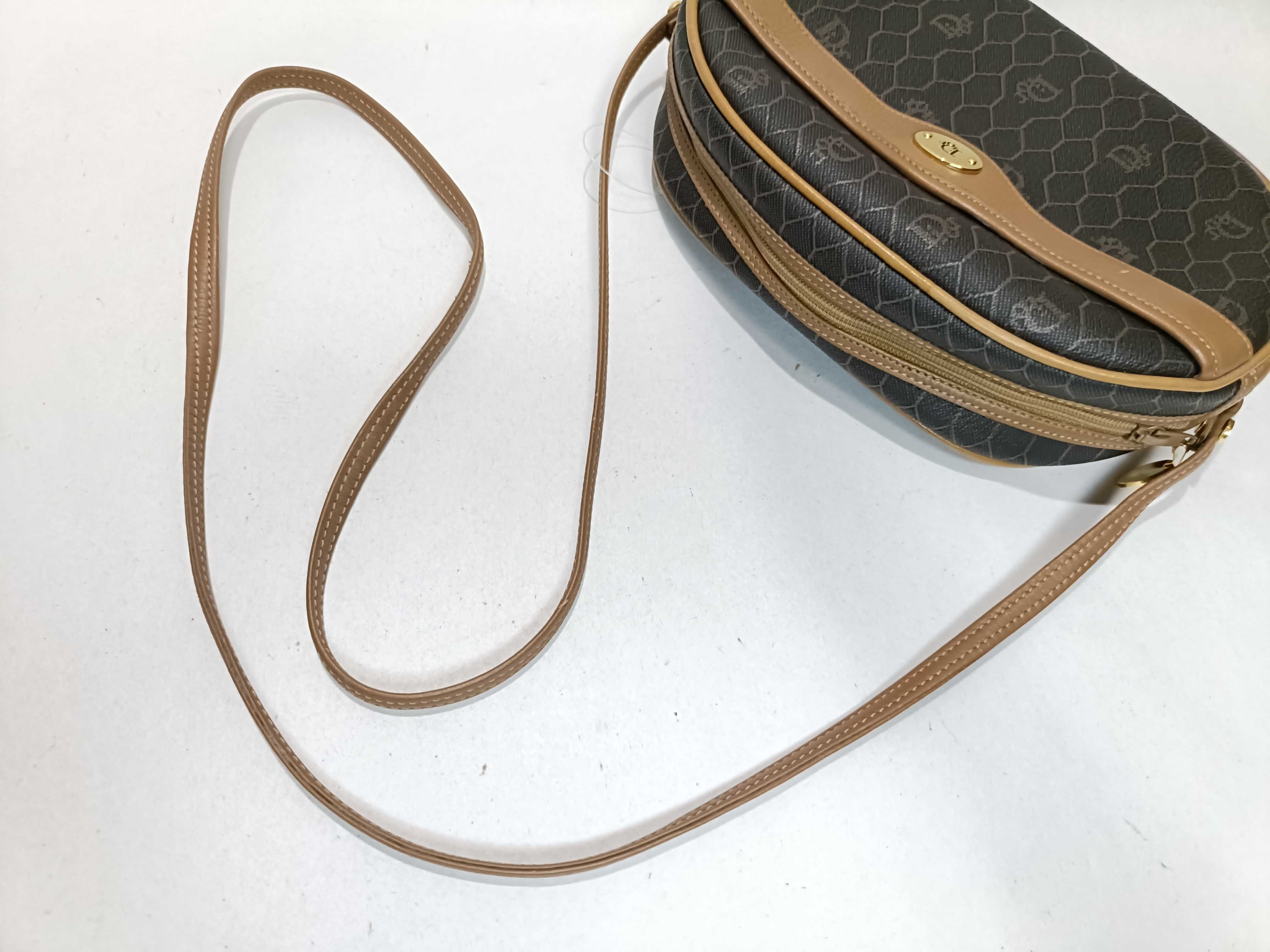 Honeycomb Pattern Shoulder Bag — view 3